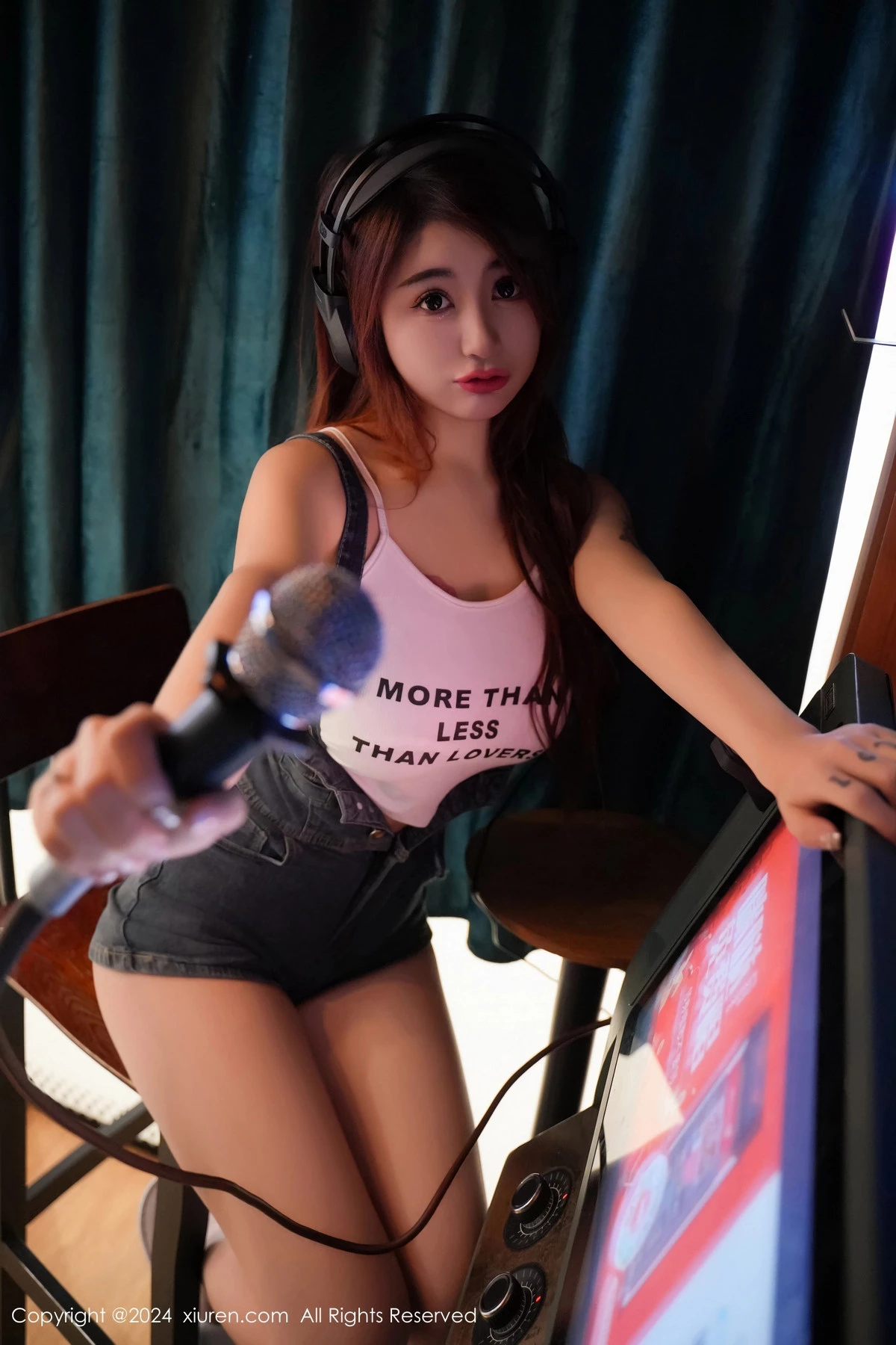 [XiuRen秀人网]第8506期美七写真 [99P]-010