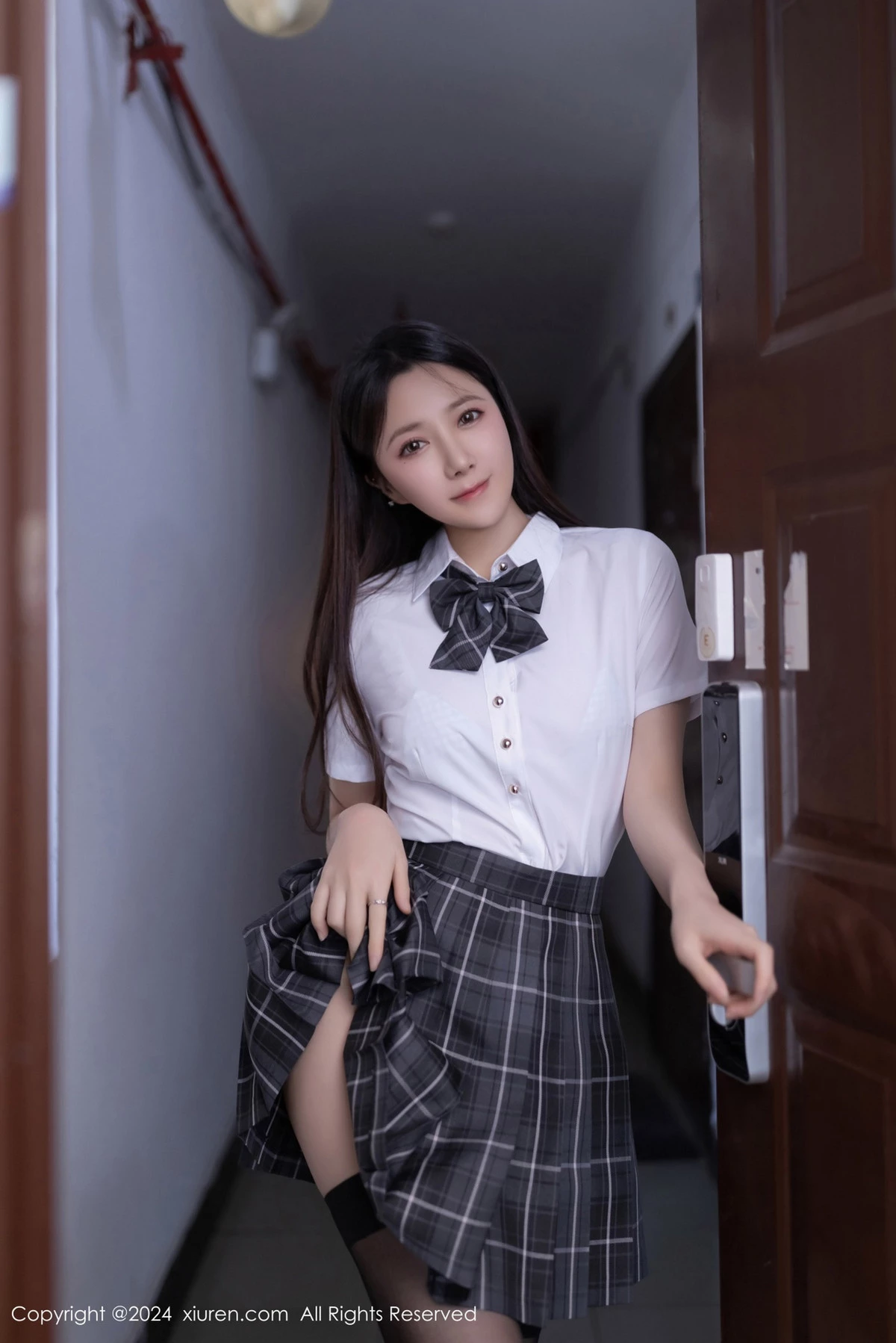[XiuRen秀人网]第8516期鱼子酱写真 [80P]-009