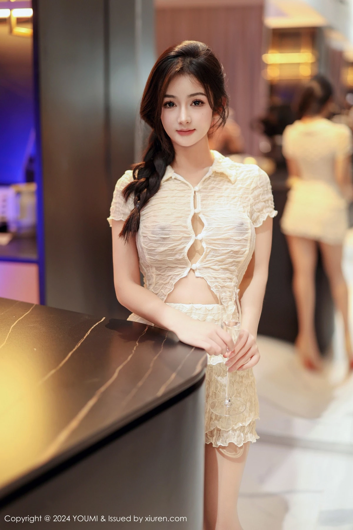 [YouMi尤蜜荟]第1067期谭小灵写真 [82P]-001
