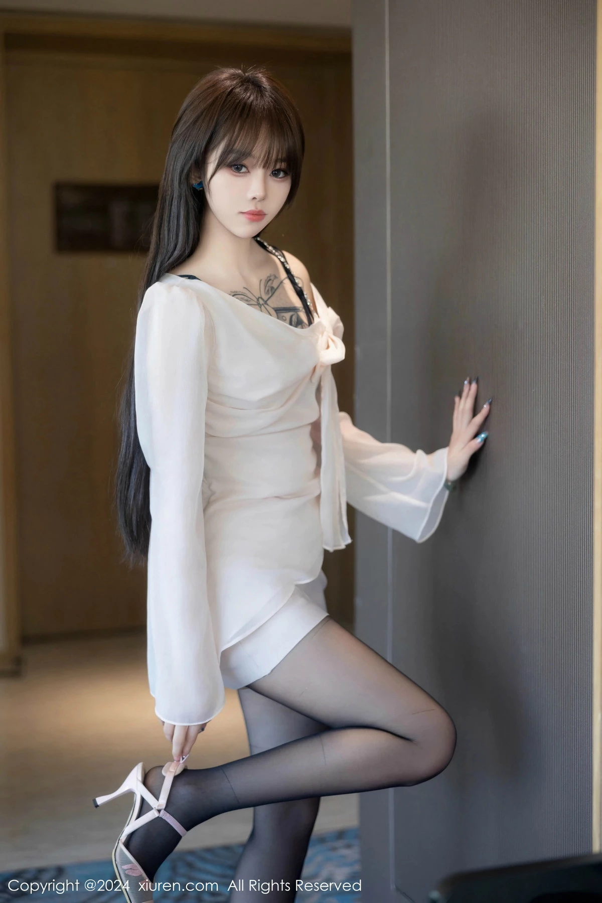 [XiuRen秀人网]第8591期奶瓶写真 [85P]-001