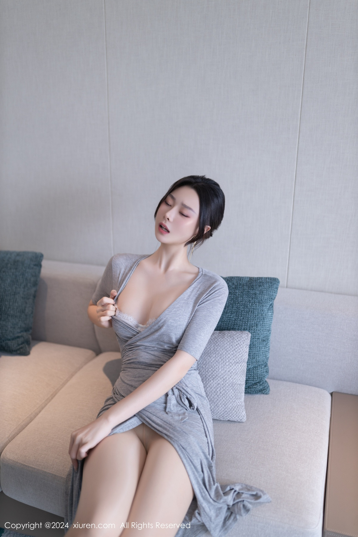 [XiuRen秀人网]第8699期小逗逗写真 [80P]-002