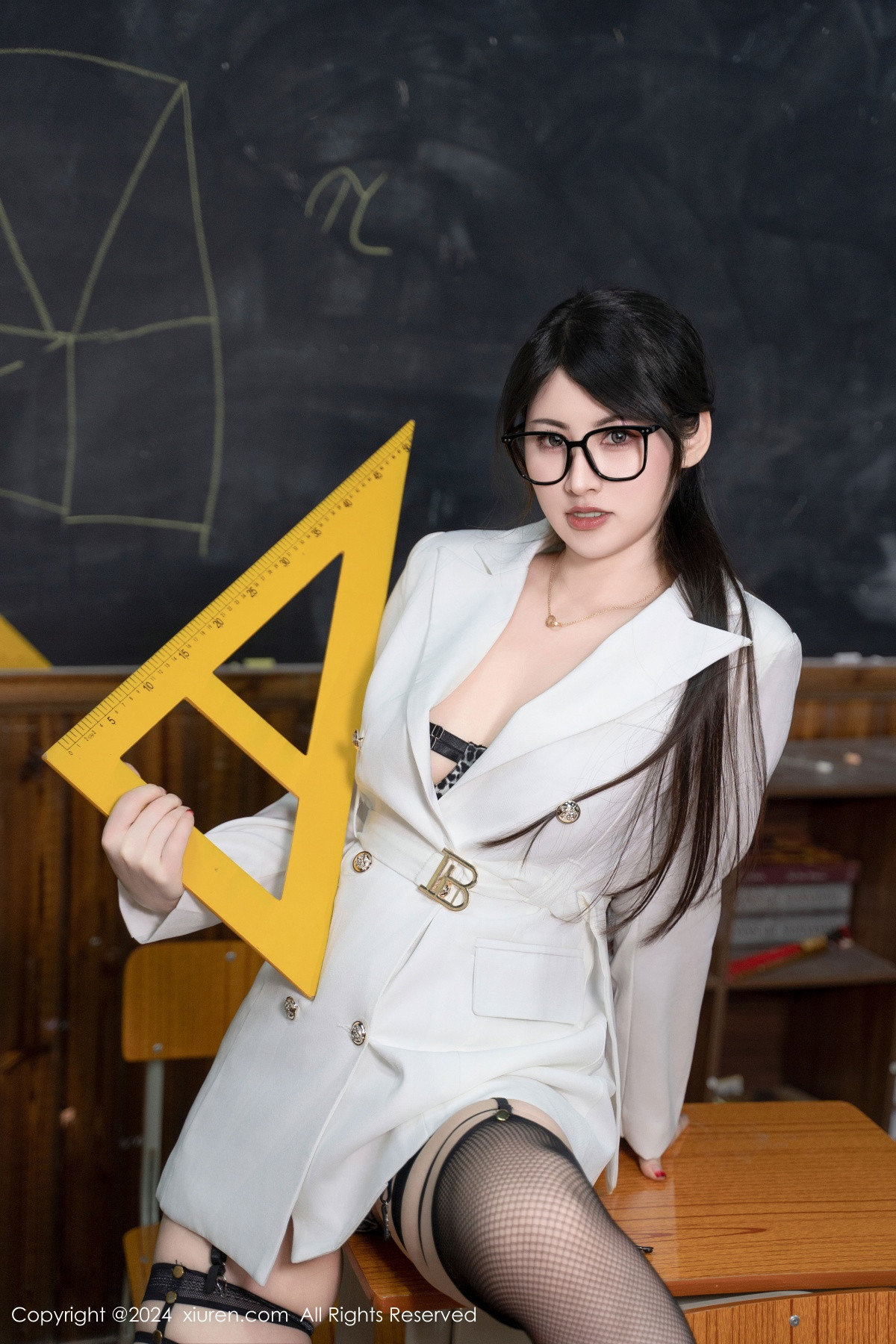 [XiuRen秀人网]第8694期诗诗写真 [94P]-019