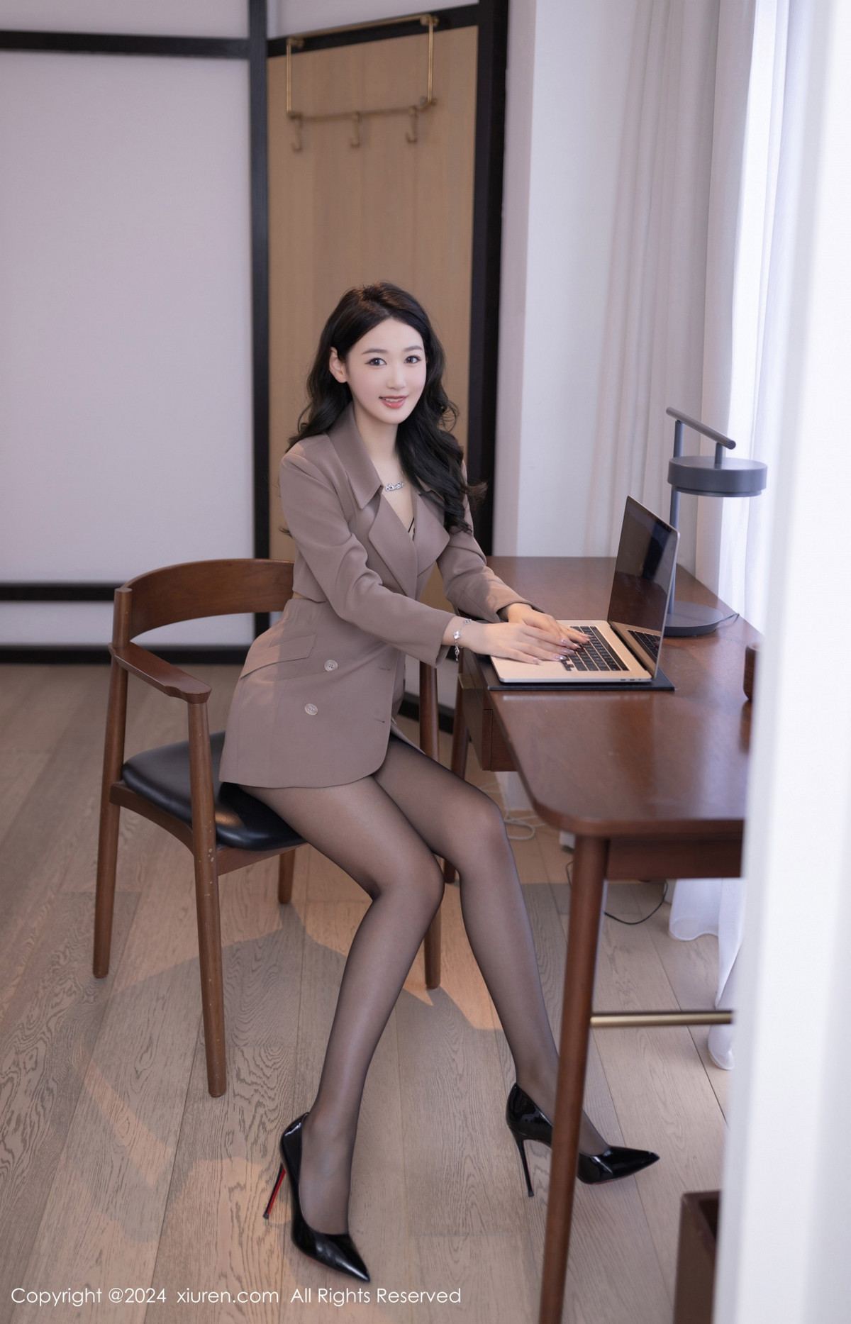 [XiuRen秀人网]第8824期唐安琪写真 [83P]-001