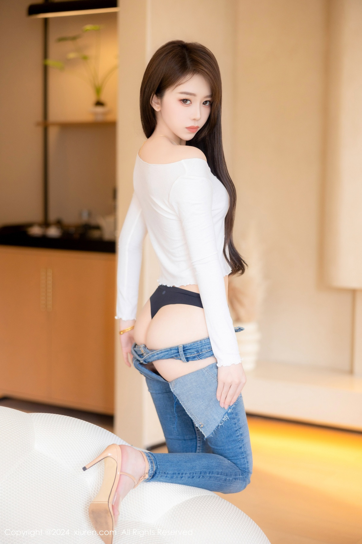 [XiuRen秀人网]第8740期奶瓶写真 [82P]-050