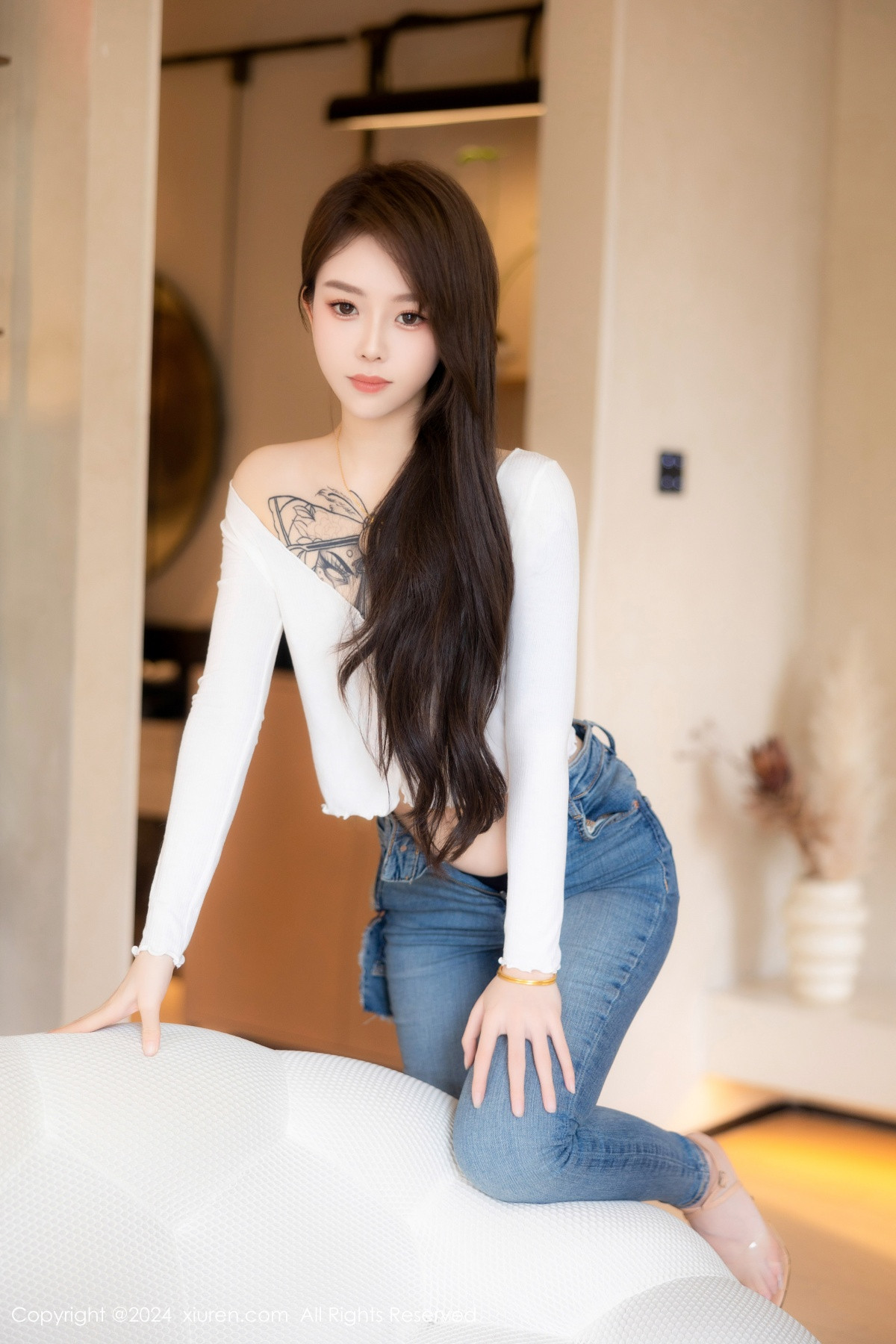 [XiuRen秀人网]第8740期奶瓶写真 [82P]-025