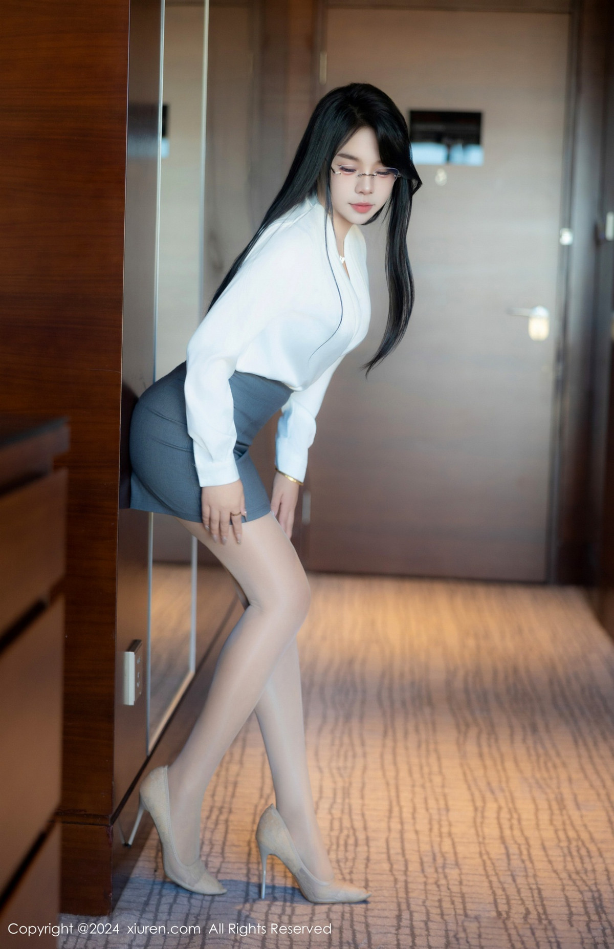 [XiuRen秀人网]第8989期麦田写真 [83P]-003