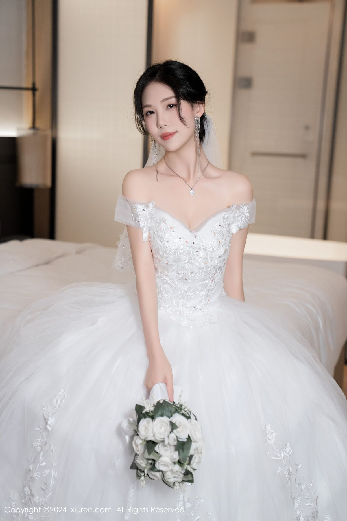 [XiuRen秀人网]第8998期利世写真 [100P]-001