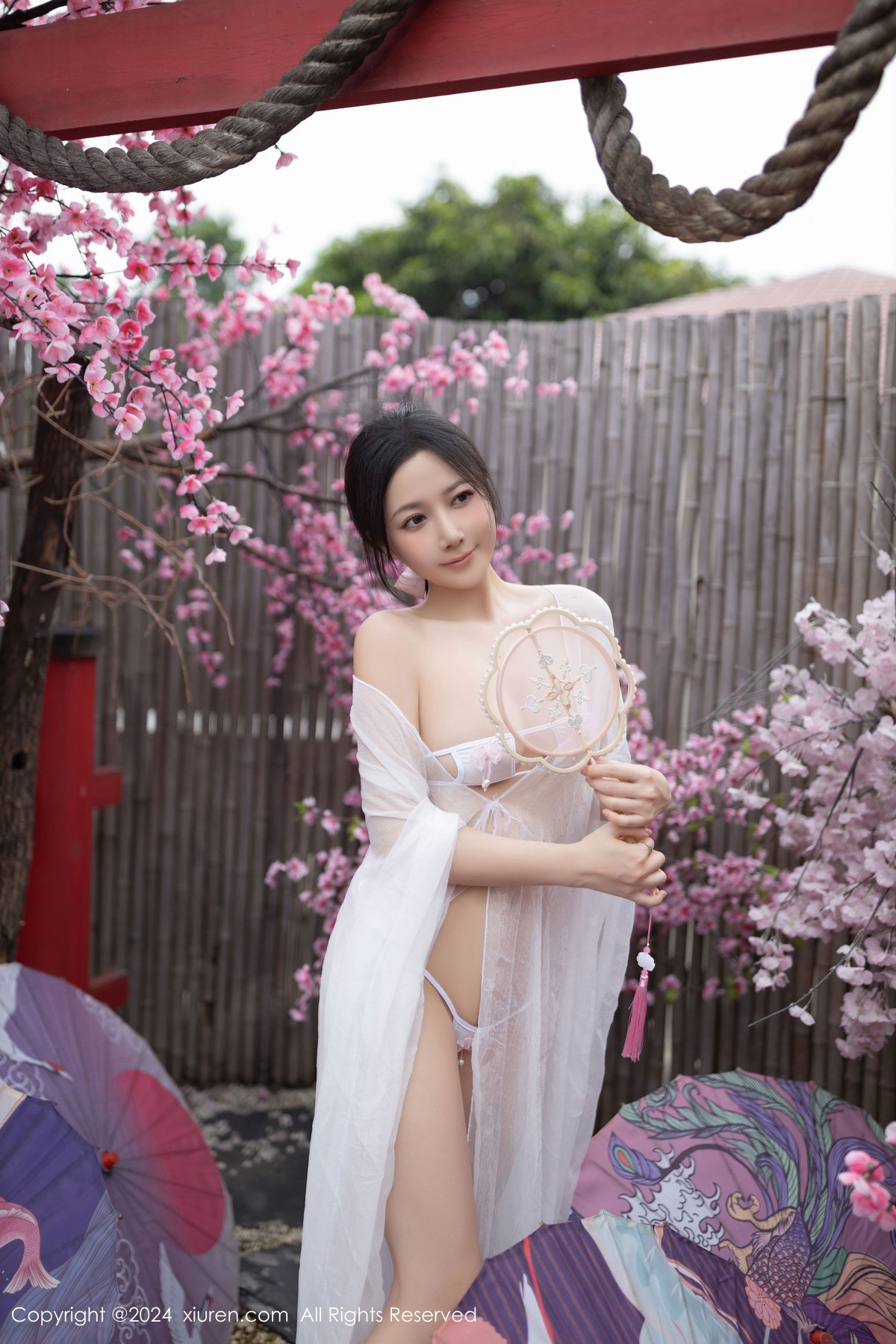 [XiuRen秀人网]第8927期鱼子酱写真 [80P]-002