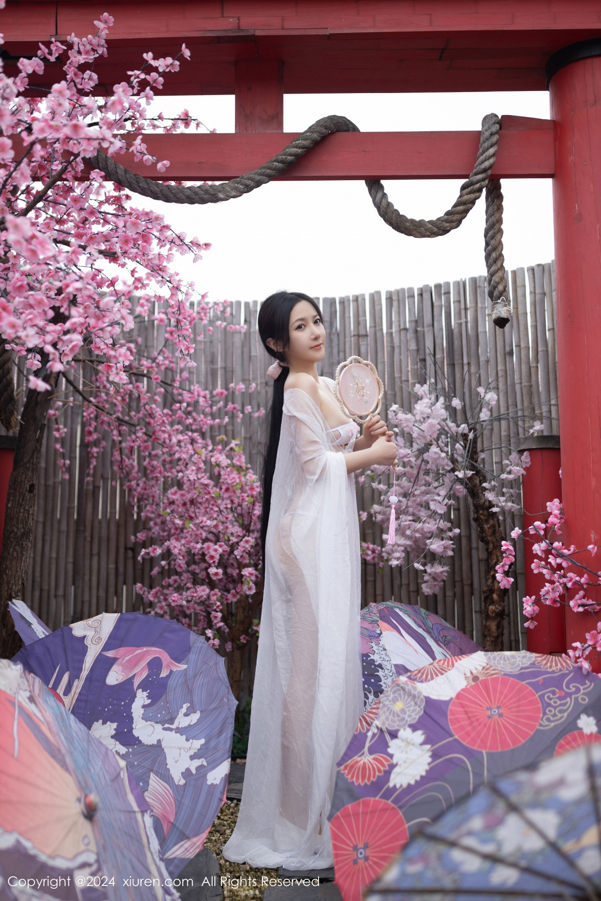 [XiuRen秀人网]第8927期鱼子酱写真 [80P]-001