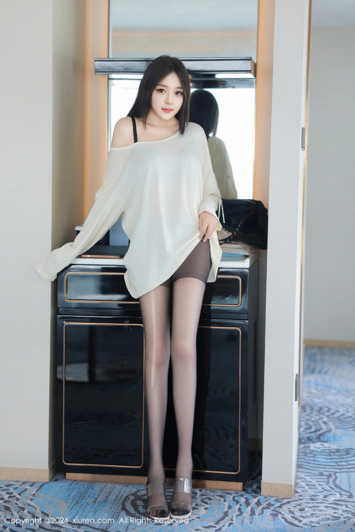 [XiuRen秀人网]第9089期柚柚小奶瓶写真 [81P]-001