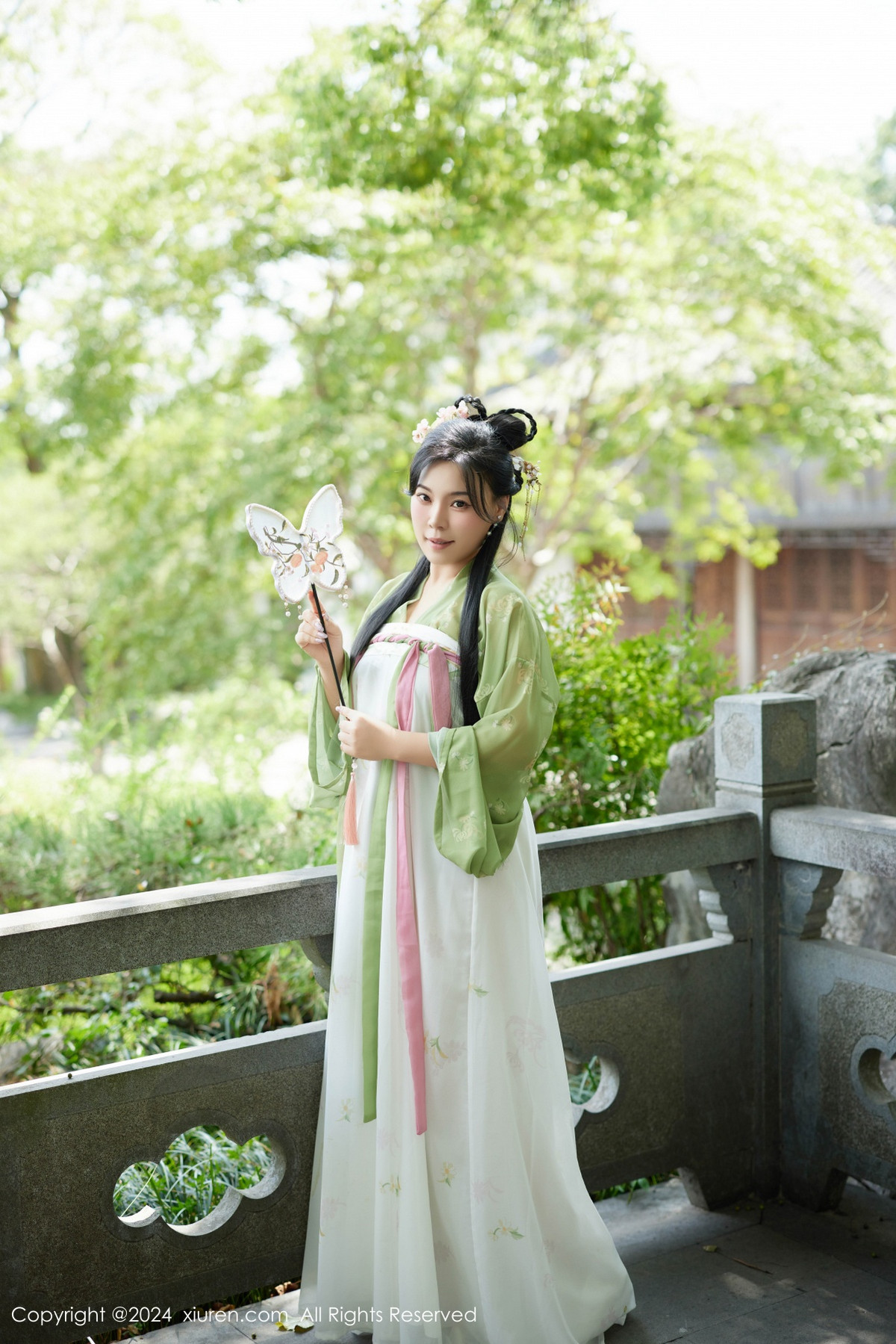 [XiuRen秀人网]第9162期麦田写真 [72P]-005