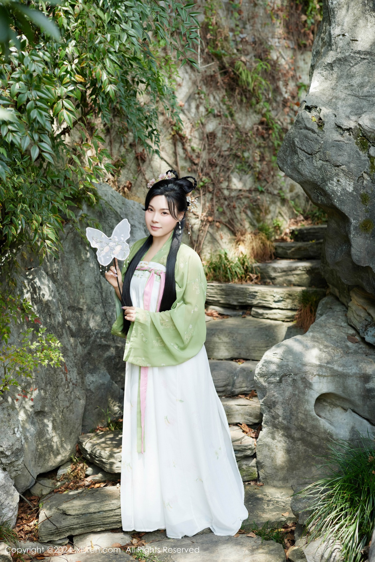 [XiuRen秀人网]第9162期麦田写真 [72P]-001