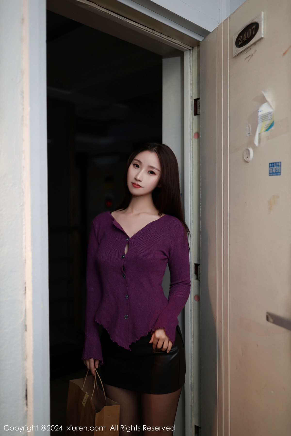 [XiuRen秀人网]第9046期杏子写真 [85P]-004