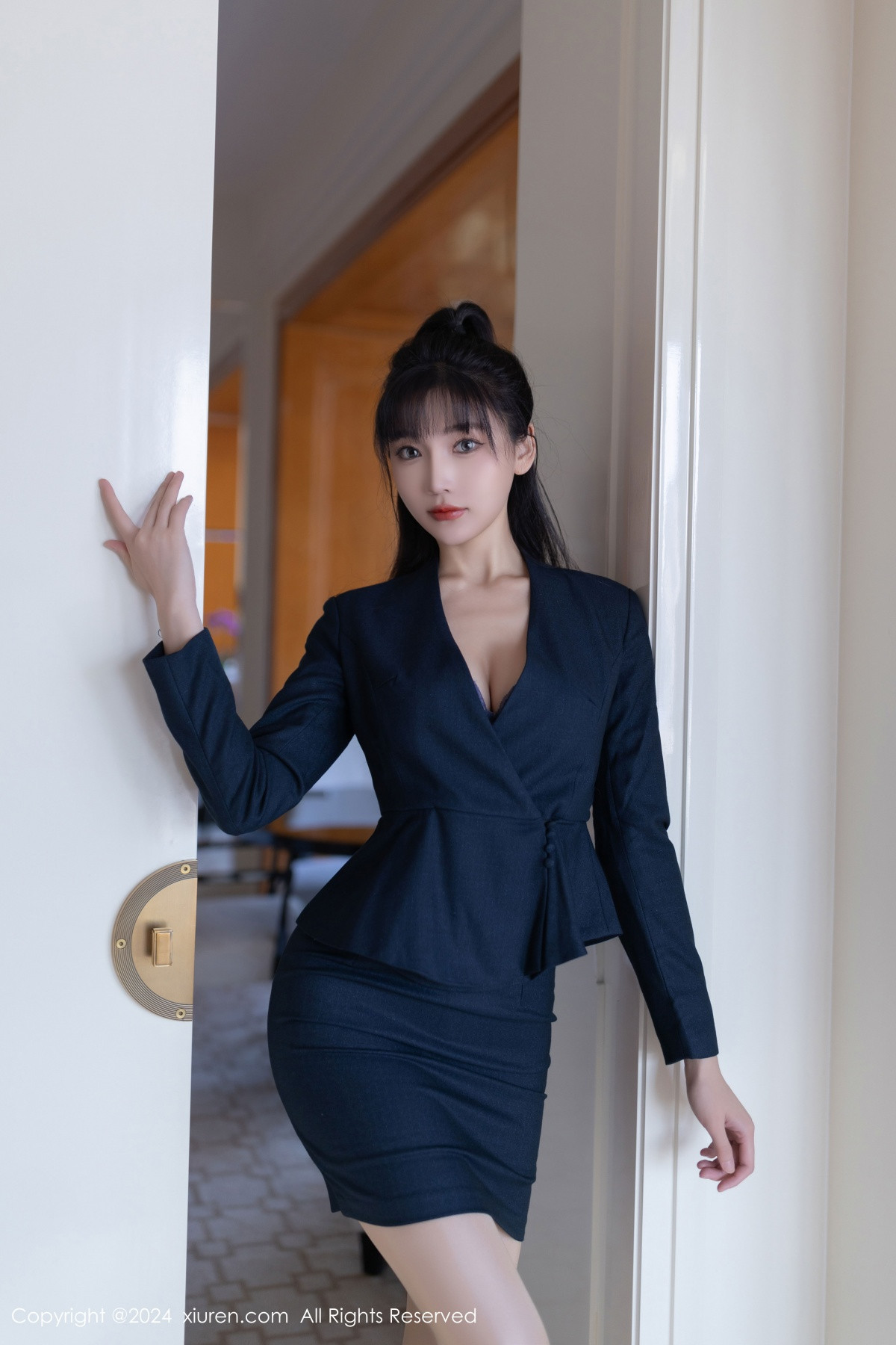 [XiuRen秀人网]第9263期陆萱萱写真 [80P]-002
