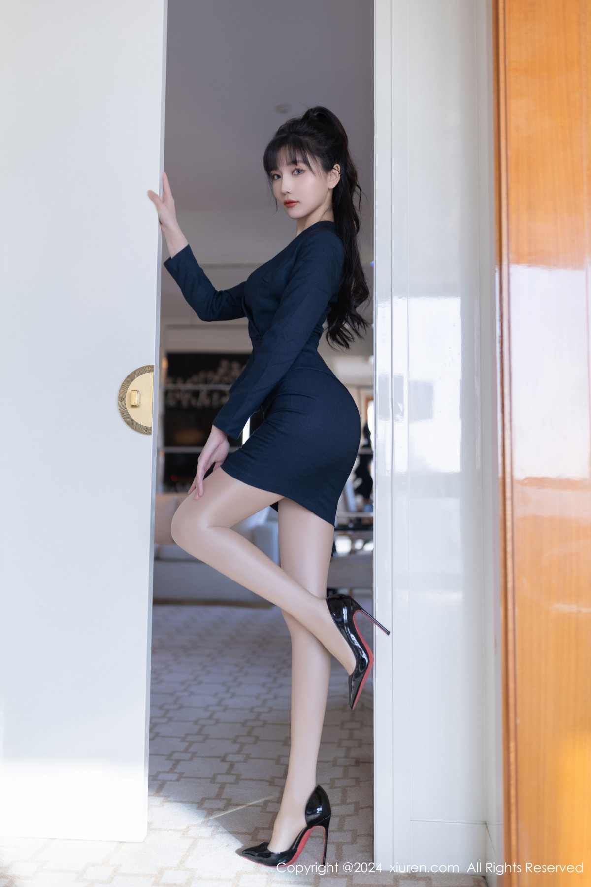 [XiuRen秀人网]第9263期陆萱萱写真 [80P]-003