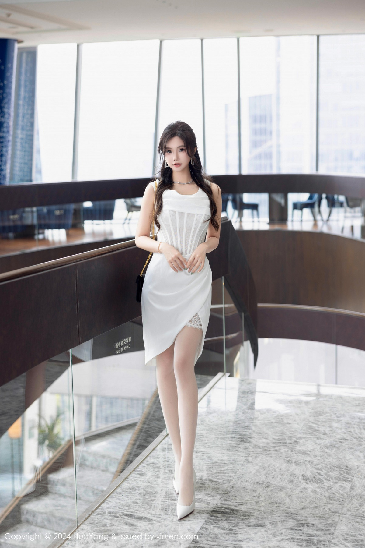[HuaYang花漾]第612期绮里嘉写真 [86P]-001