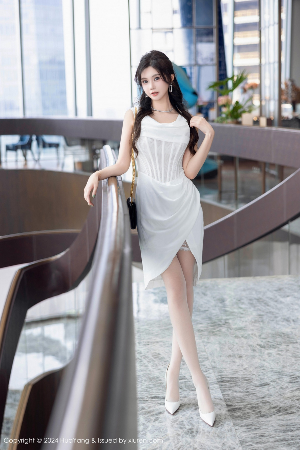 [HuaYang花漾]第612期绮里嘉写真 [86P]-003