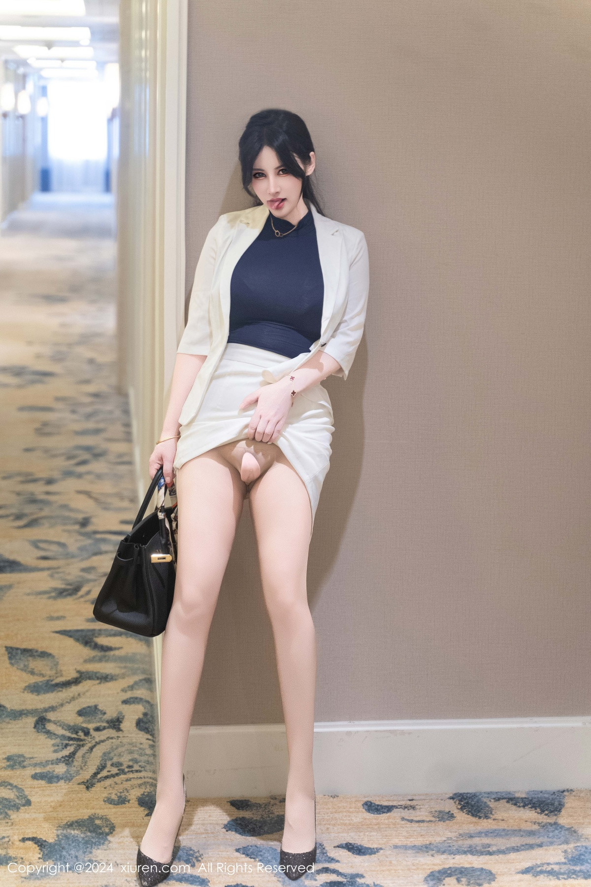 [XiuRen秀人网]第9319期诗诗写真 [98P]-002
