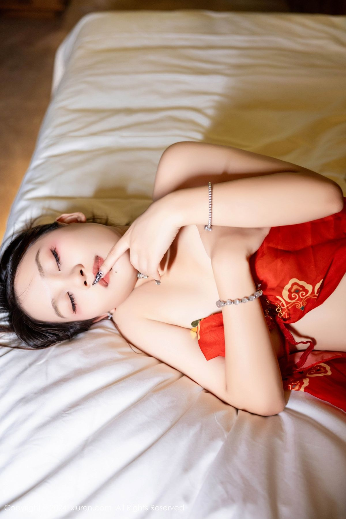 [XiuRen秀人网]第9323期吴婷婉写真 [79P]-071