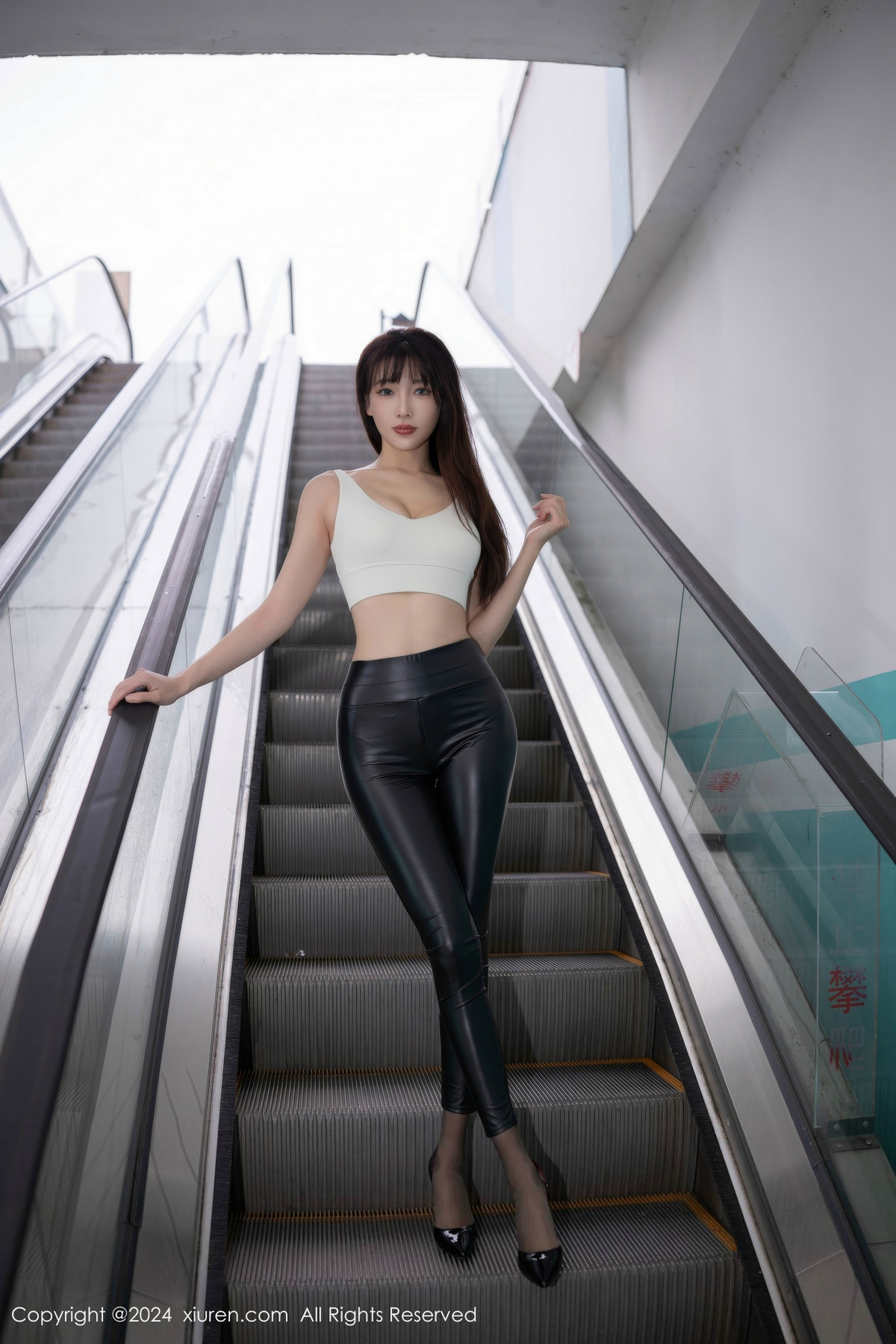 [XiuRen秀人网]第9377期陆萱萱写真 [81P]-001