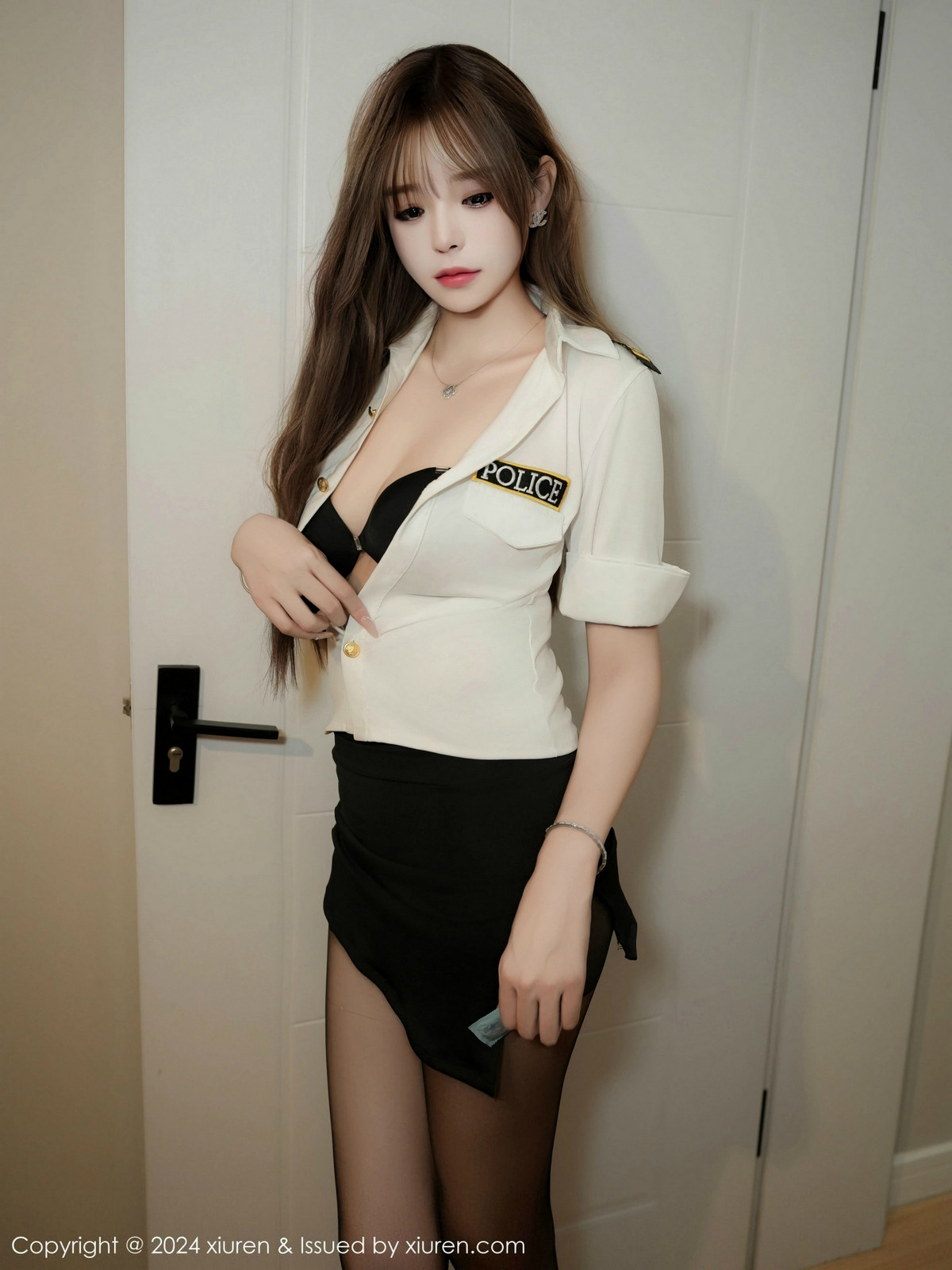 [XiuRen秀人网]第9378期菲菲吃不胖写真 [71P]-017