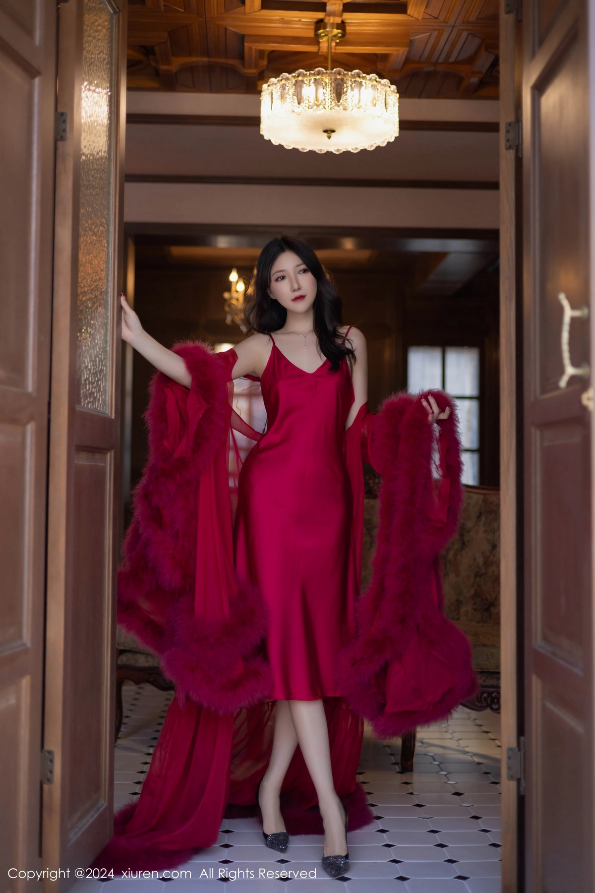 [XiuRen秀人网]第9422期鱼子酱写真 [80P]-001