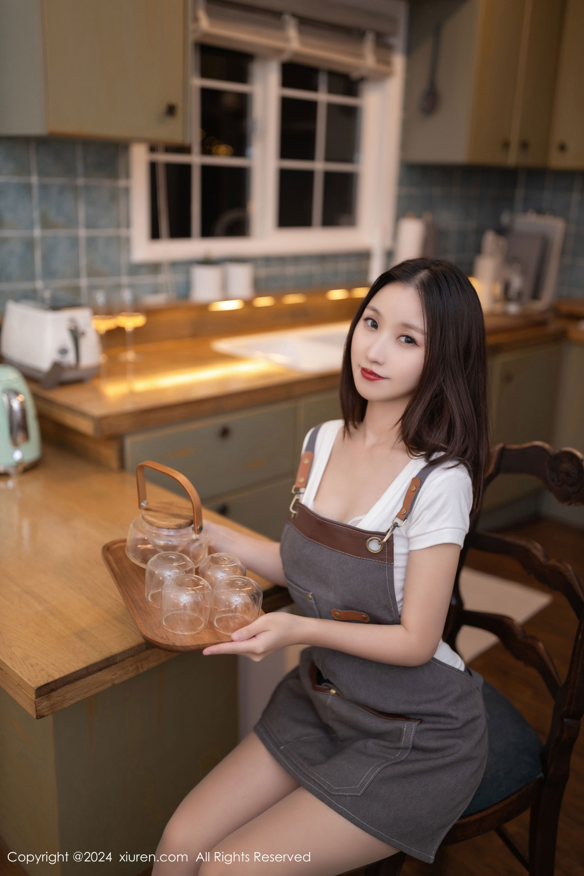 [XiuRen秀人网]第9335期杏子写真 [82P]-001
