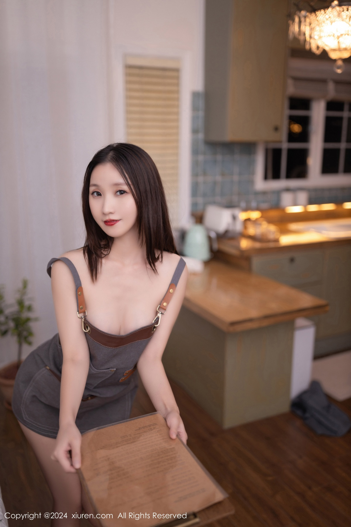 [XiuRen秀人网]第9335期杏子写真 [82P]-081
