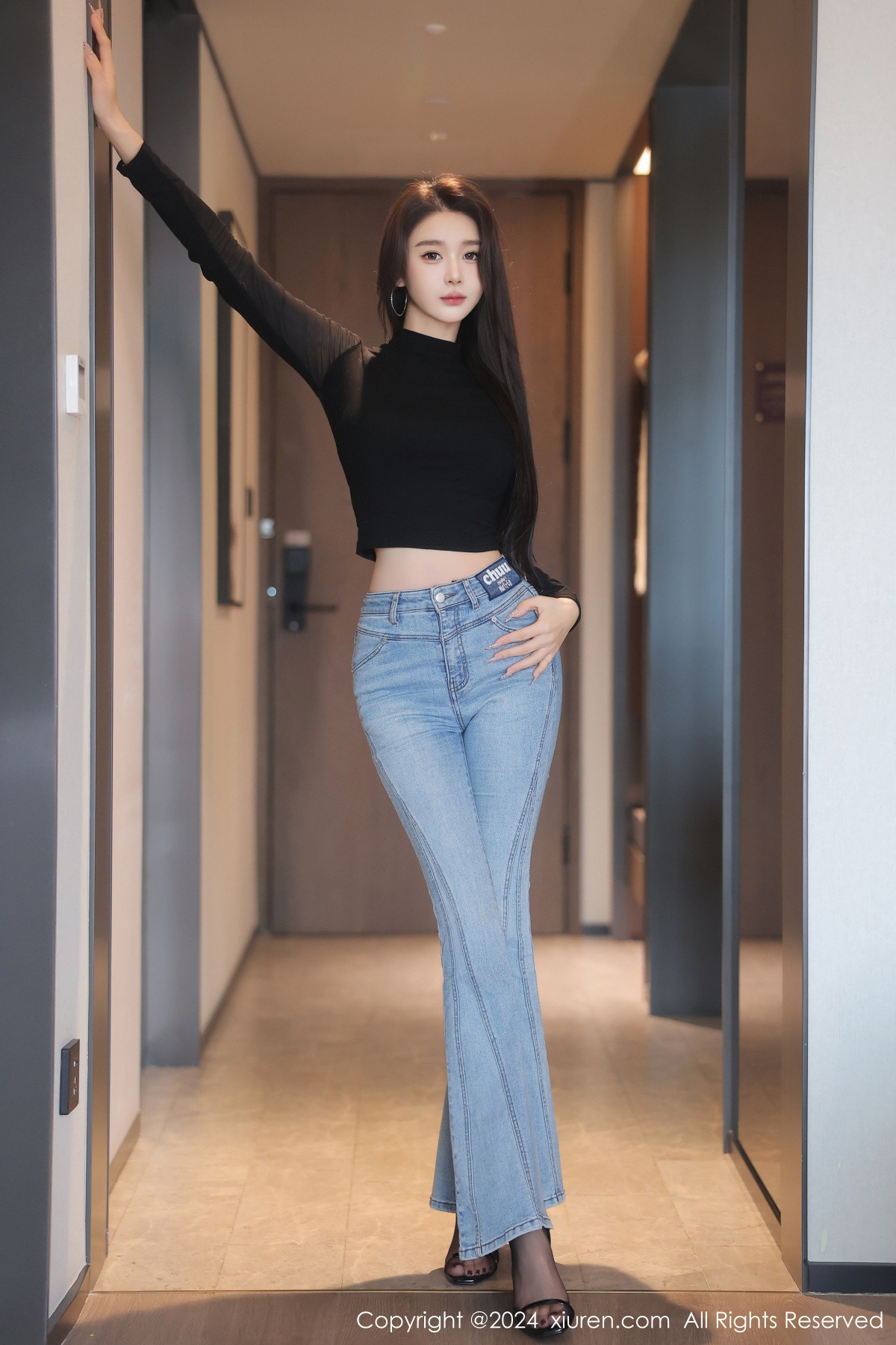 [XiuRen秀人网]第9555期Candy糖糖写真 [76P]-001