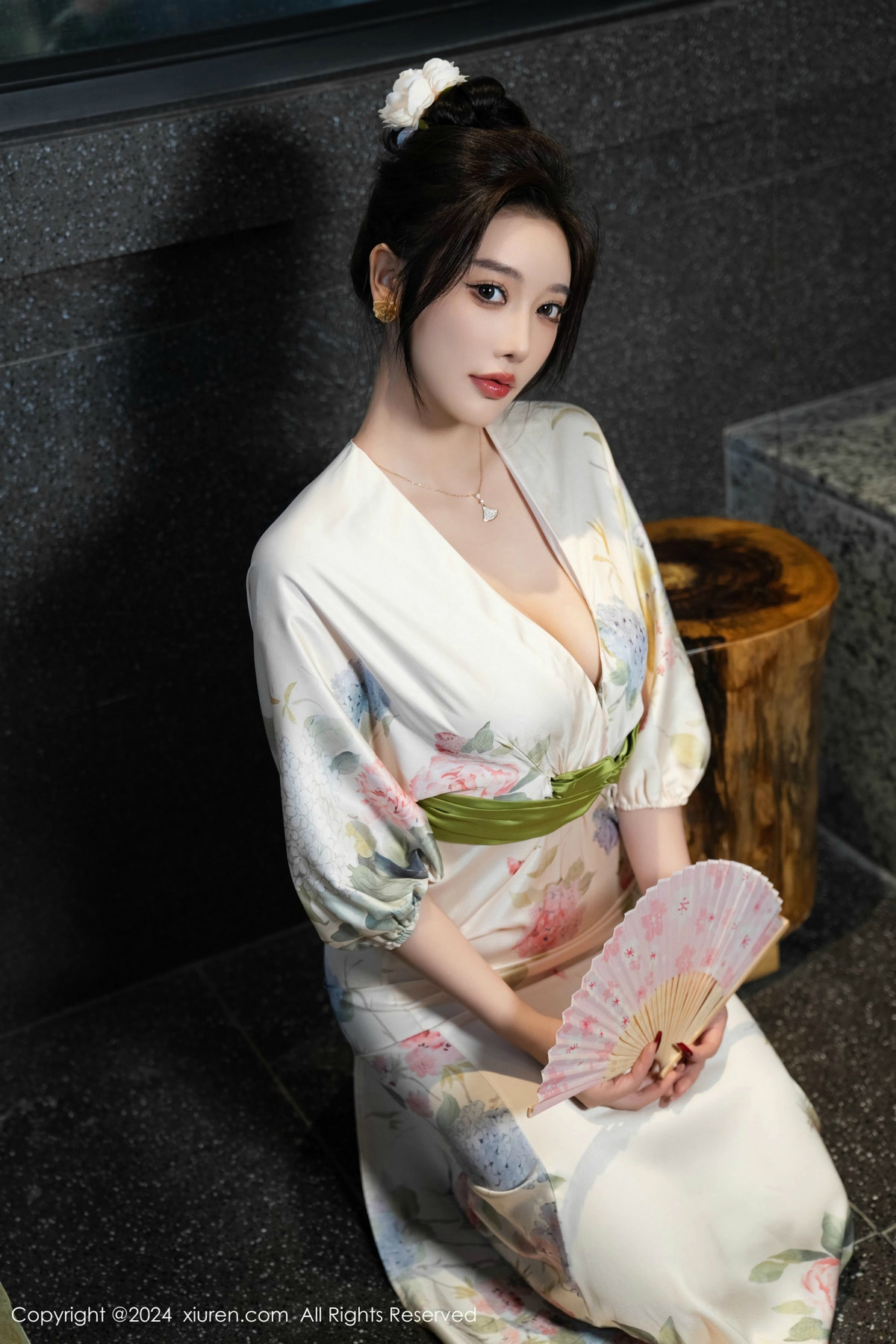 [XiuRen秀人网]第9470期杨晨晨写真 [99P]-023