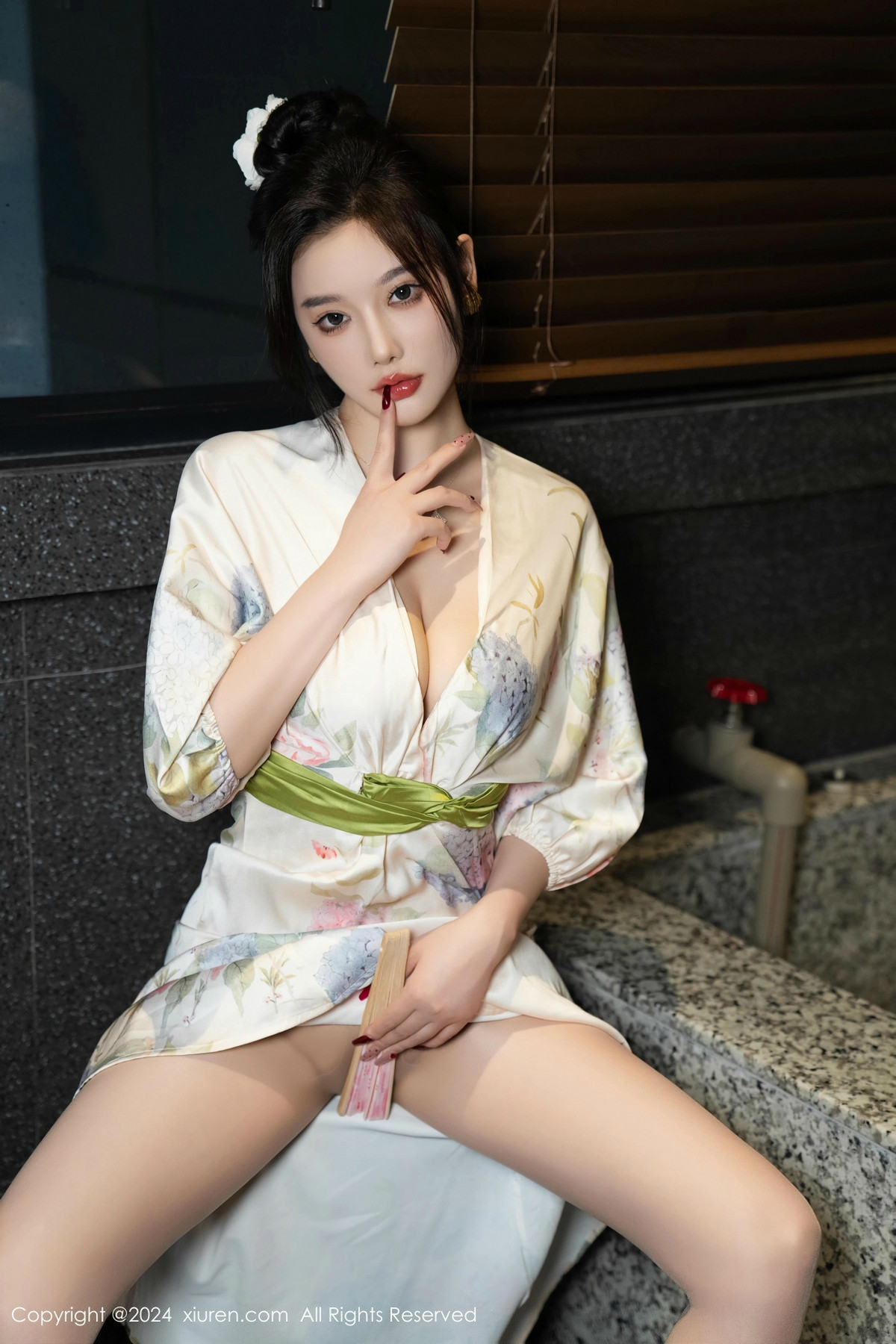 [XiuRen秀人网]第9470期杨晨晨写真 [99P]-032