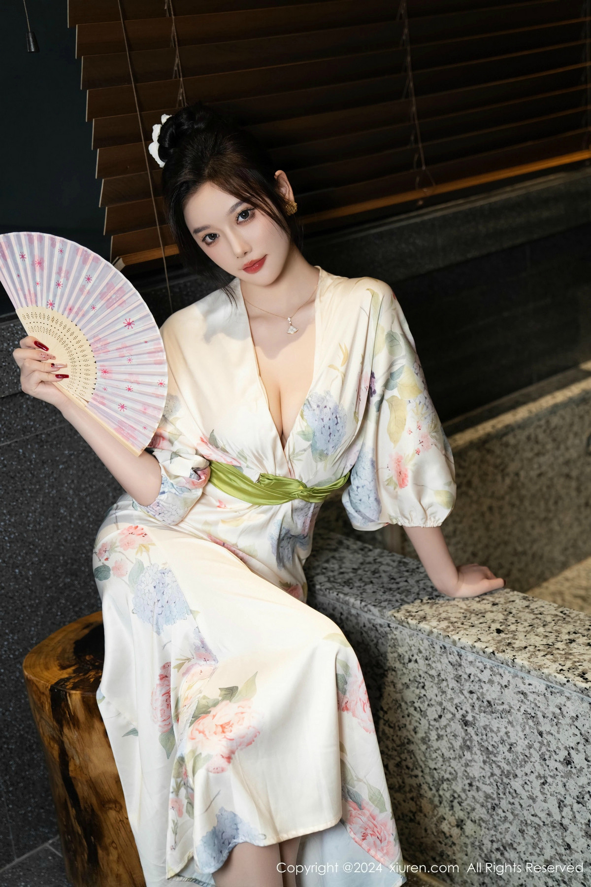 [XiuRen秀人网]第9470期杨晨晨写真 [99P]-026