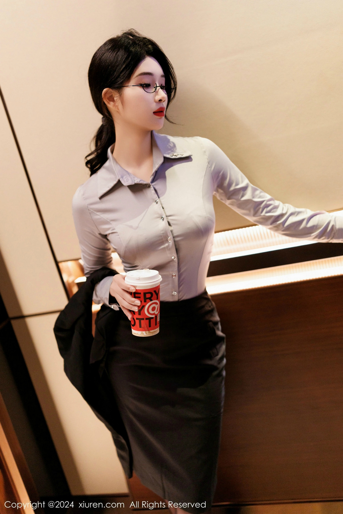[XiuRen秀人网]第9567期南乔写真 [90P]-001