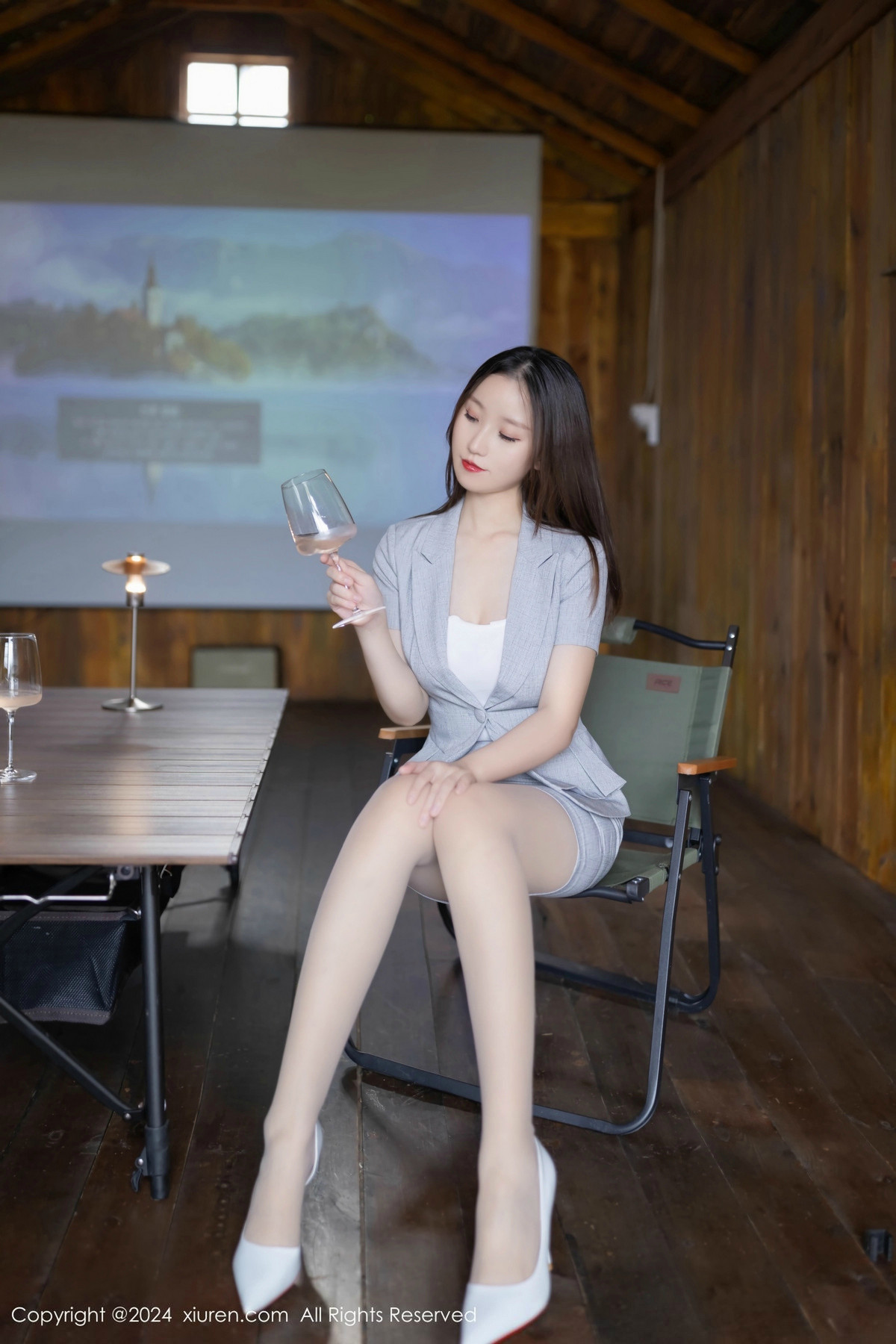 [XiuRen秀人网]第9474期杏子写真 [80P]-001