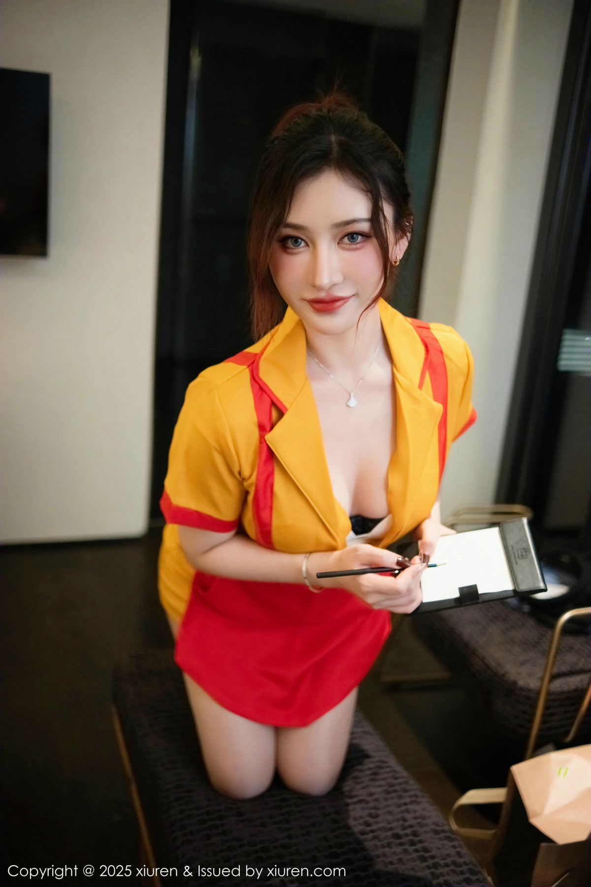[XiuRen秀人网]第9695期蕾蕾醒了没写真 [42P]-005