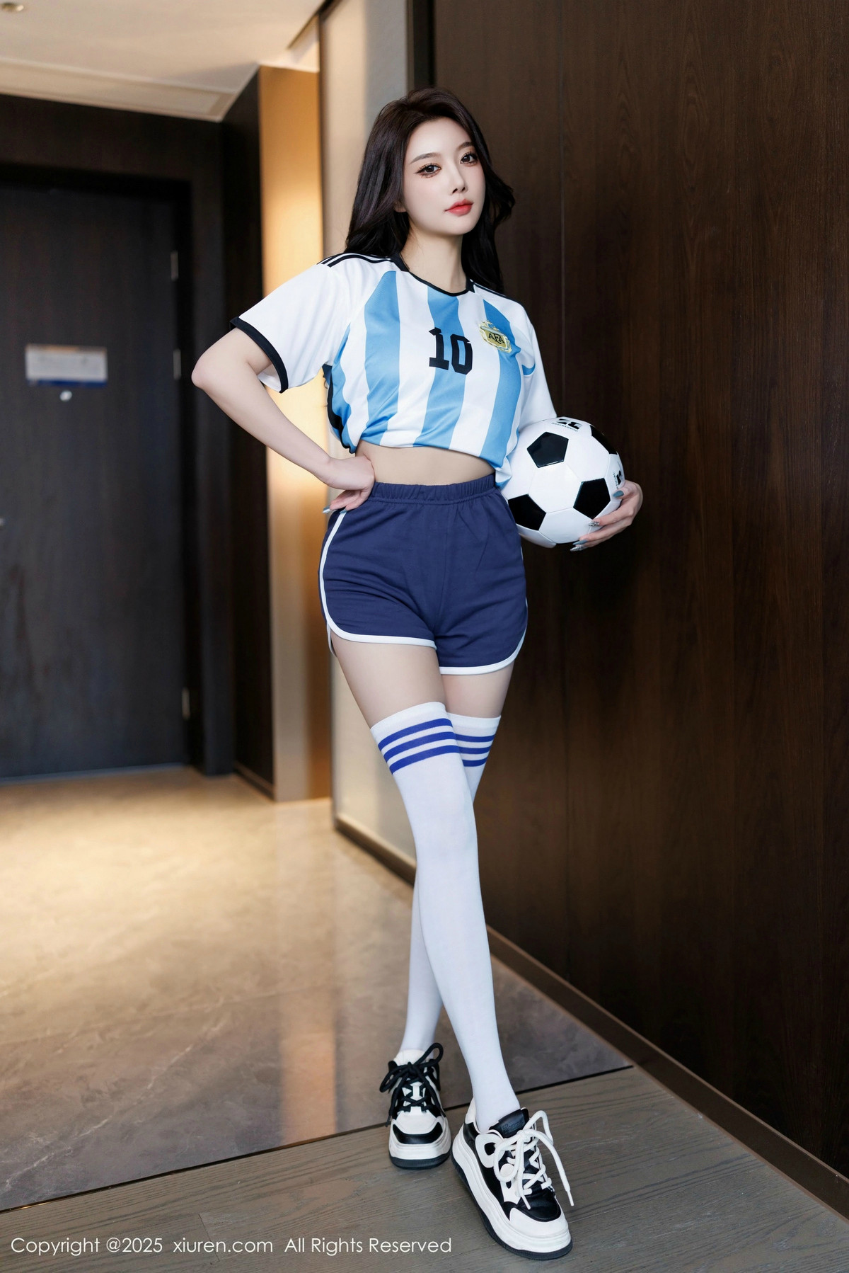 [XiuRen秀人网]第9706期杨晨晨写真 [99P]-003