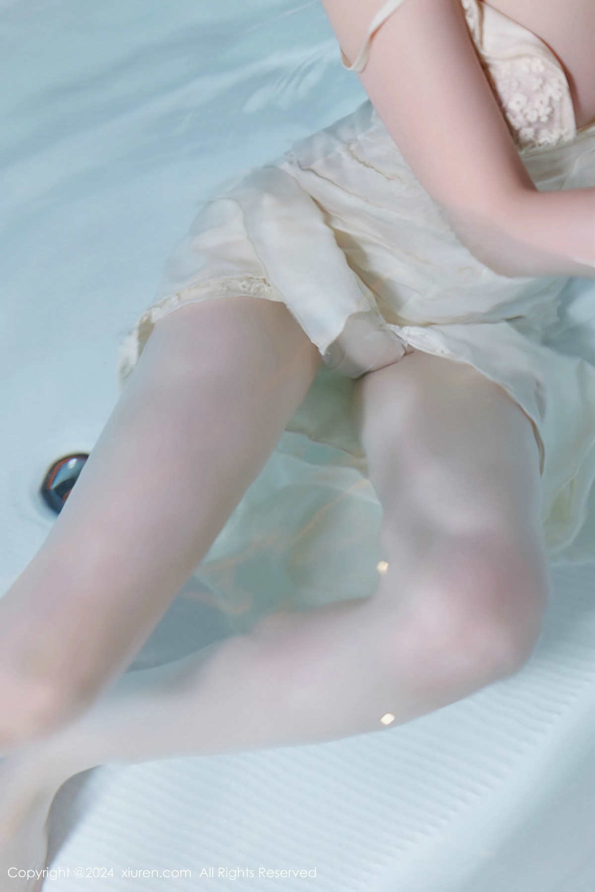 [XiuRen秀人网]第9643期梦心玥写真 [85P]-049
