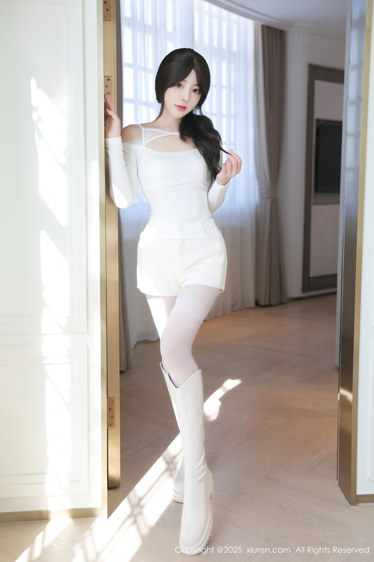[XiuRen秀人网]第9887期桃妖夭写真 [97P]-001