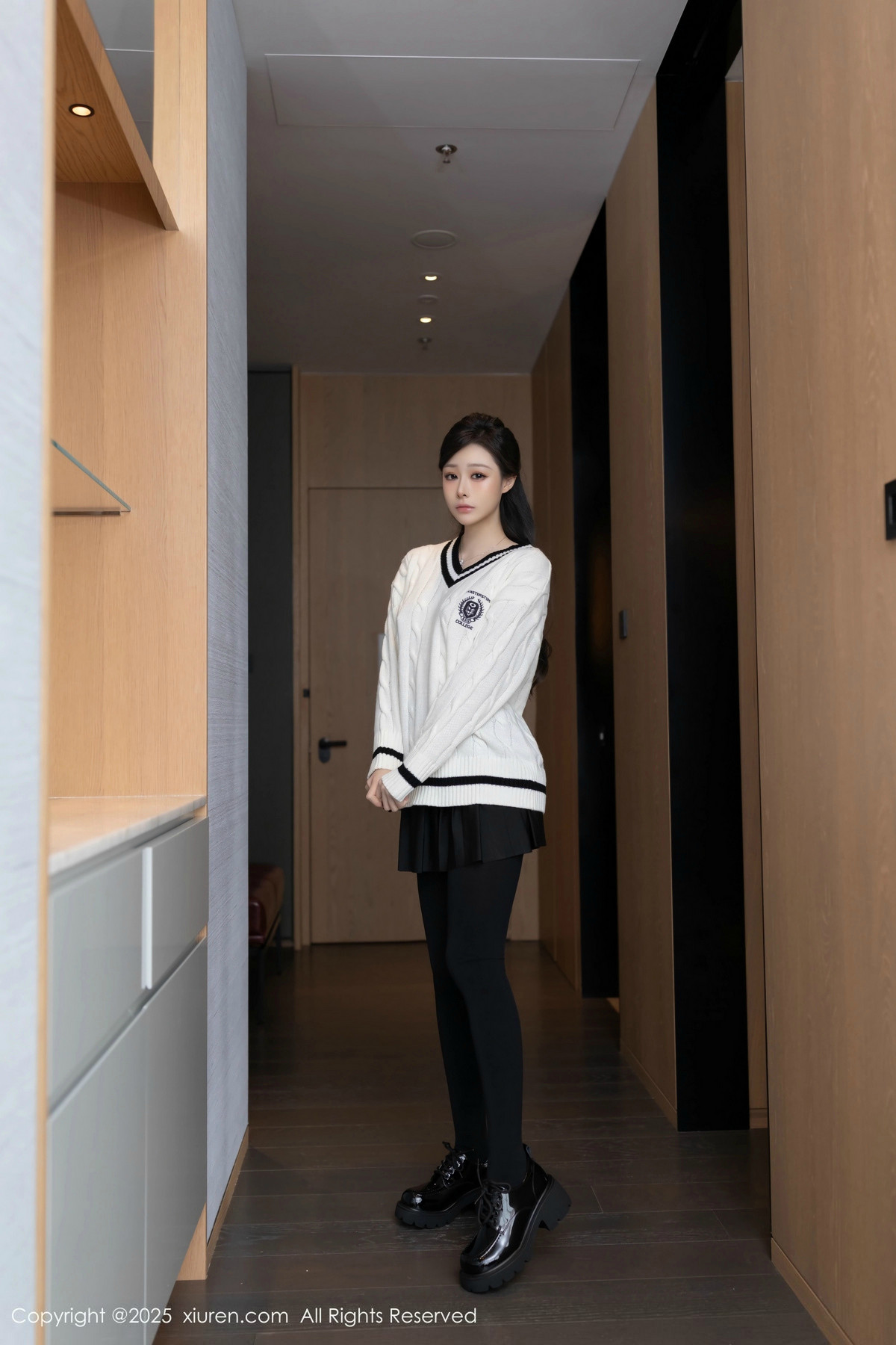 [XiuRen秀人网]第9986期小逗逗写真 [79P]-001