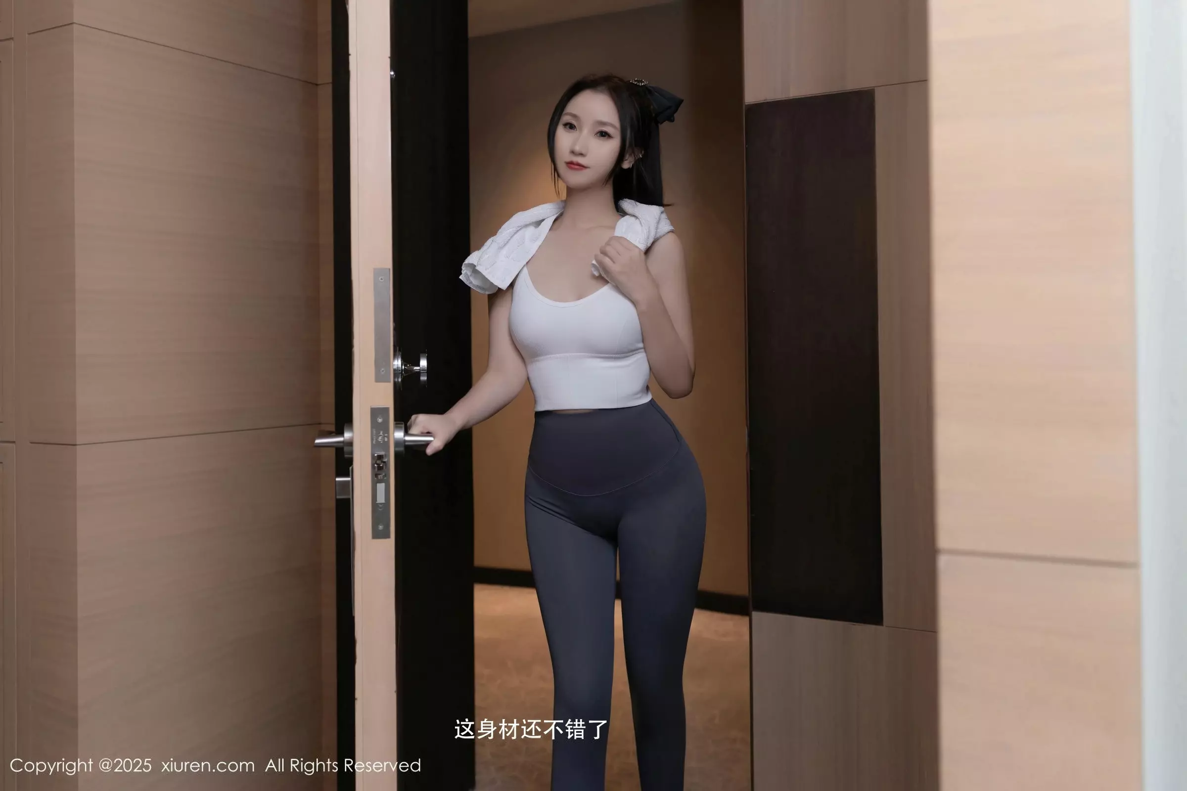 [XiuRen秀人网]第10042期杏子写真 [82P]-009
