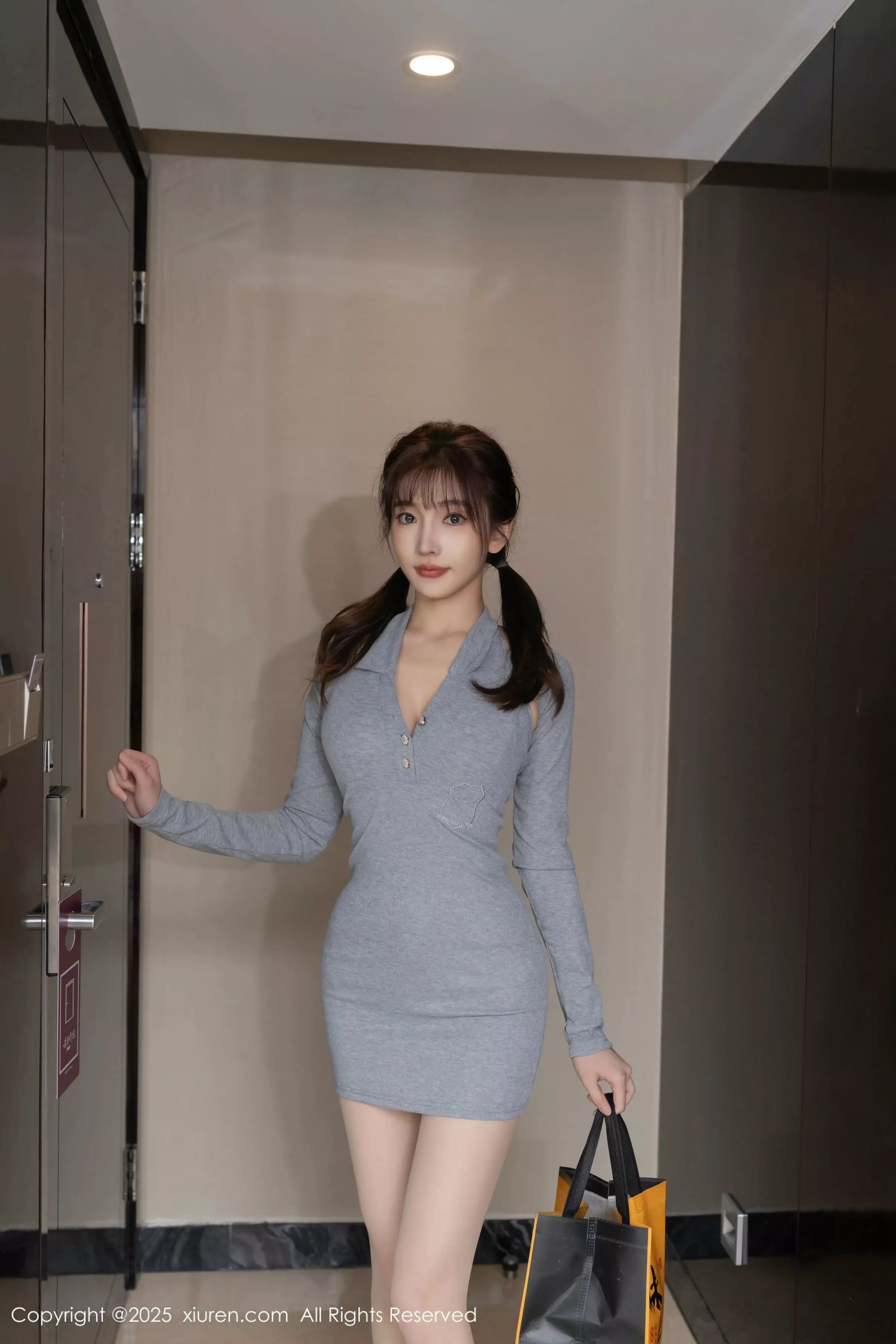 [XiuRen秀人网]第10049期陆萱萱写真 [80P]-002