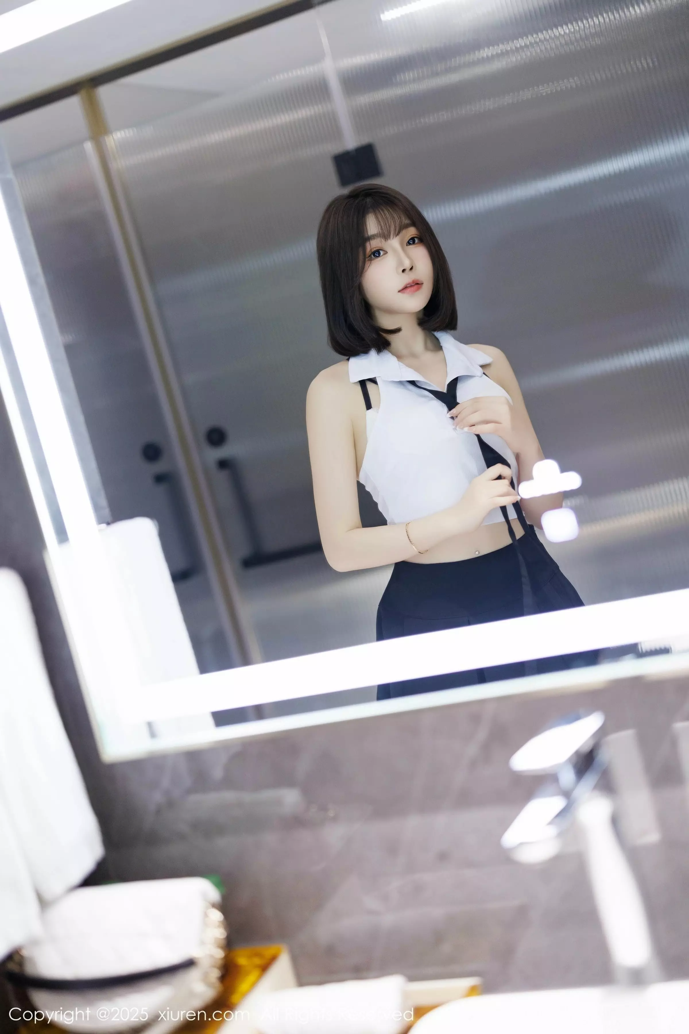 [XiuRen秀人网]第10048期徐莉芝写真 [82P]-001