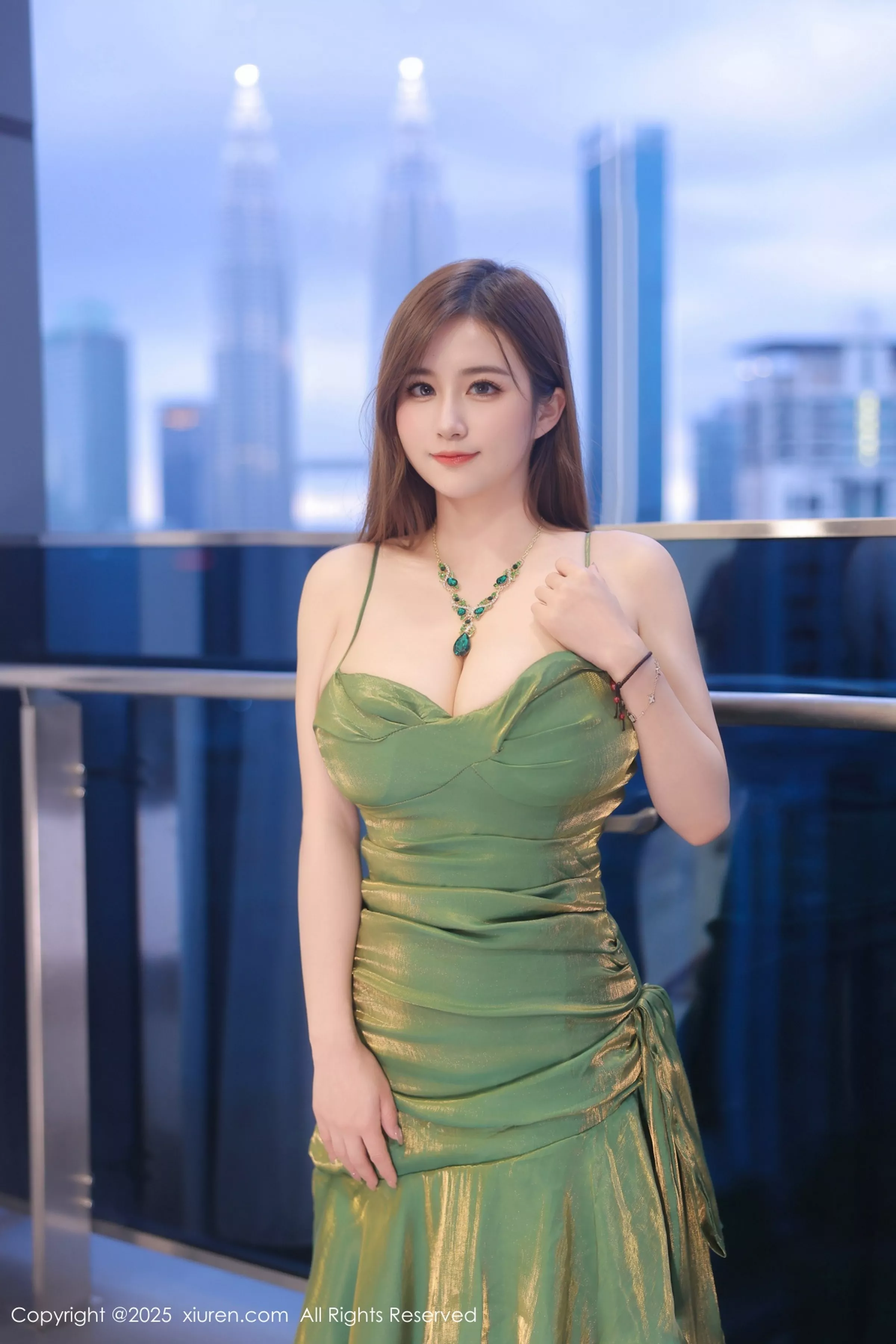 [XiuRen秀人网]第10169期小肉肉咪写真 [78P]-001