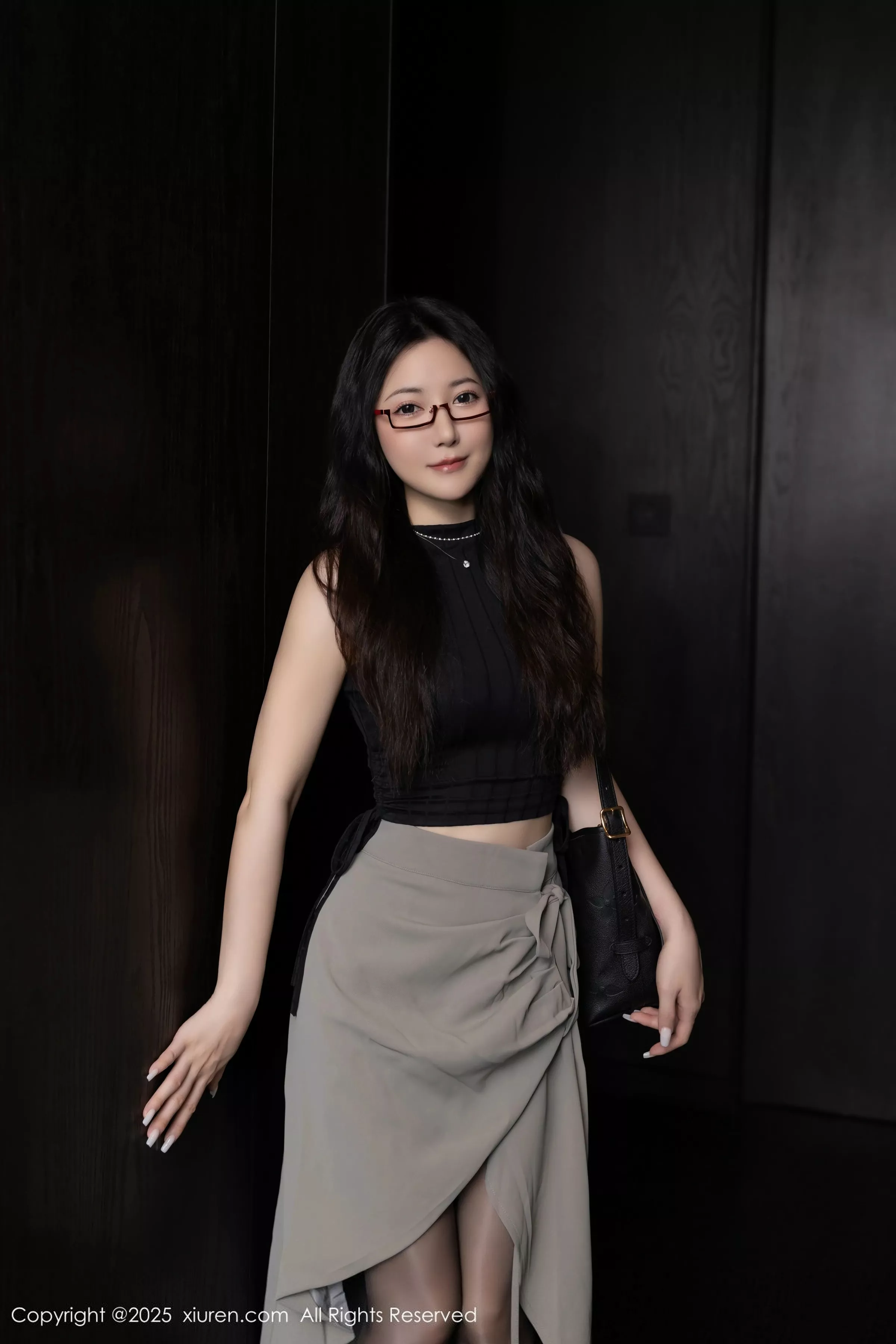 [XiuRen秀人网]第10231期鱼子酱写真 [80P]-001