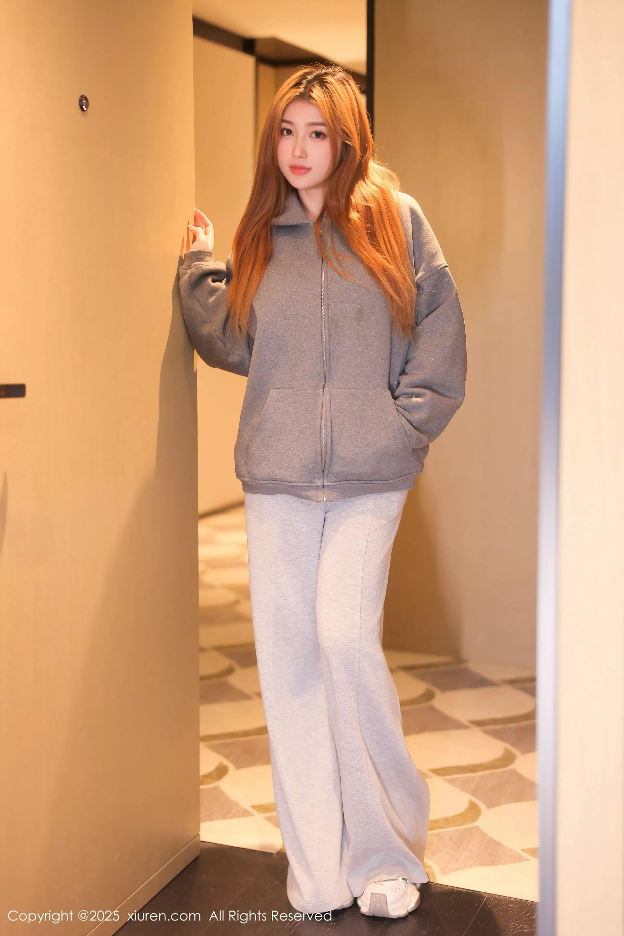 [XiuRen秀人网]第10253期麦当劳写真 [82P]-001
