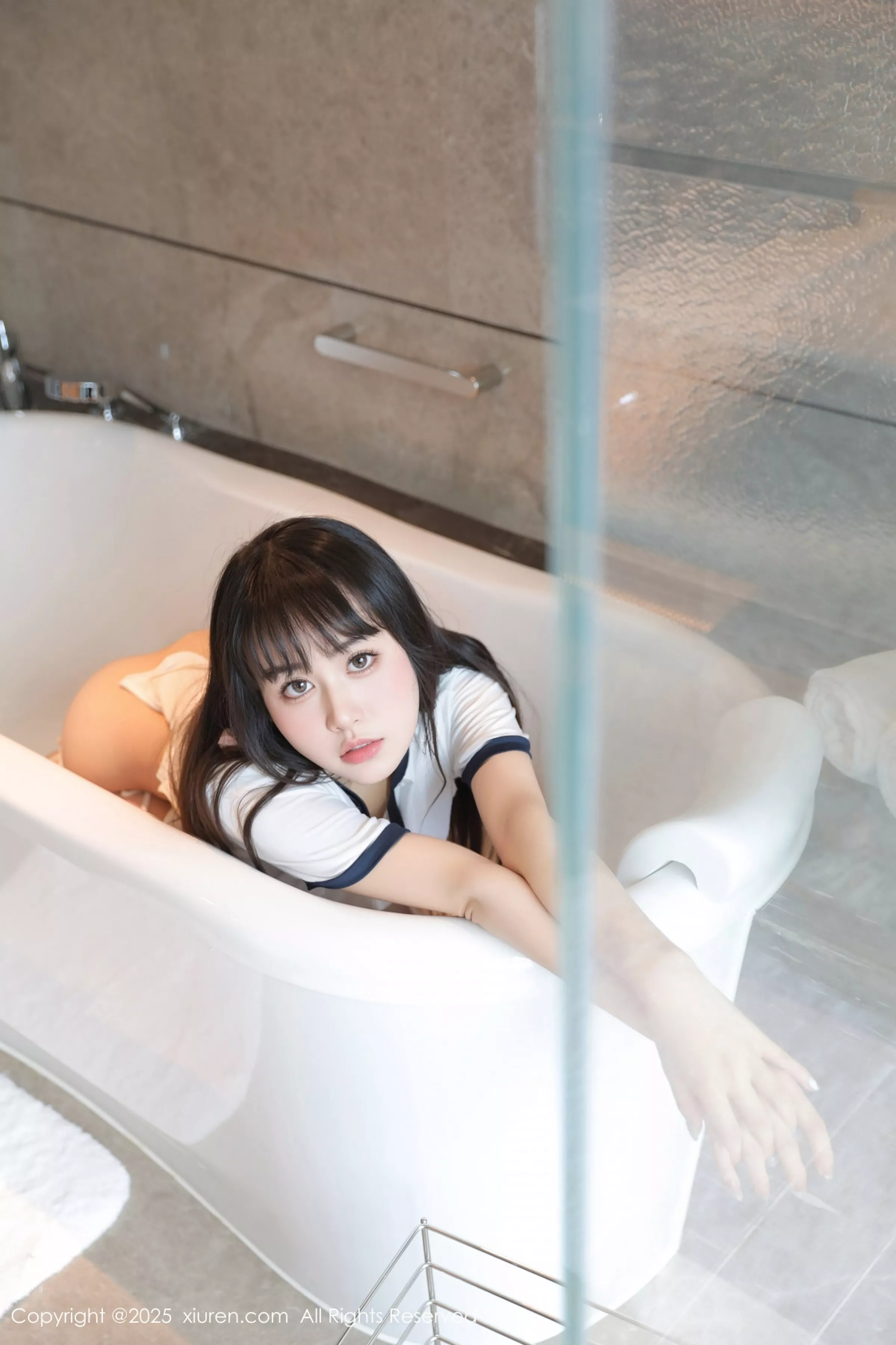 [XiuRen秀人网]第10184期量子玫瑰写真 [85P]-041