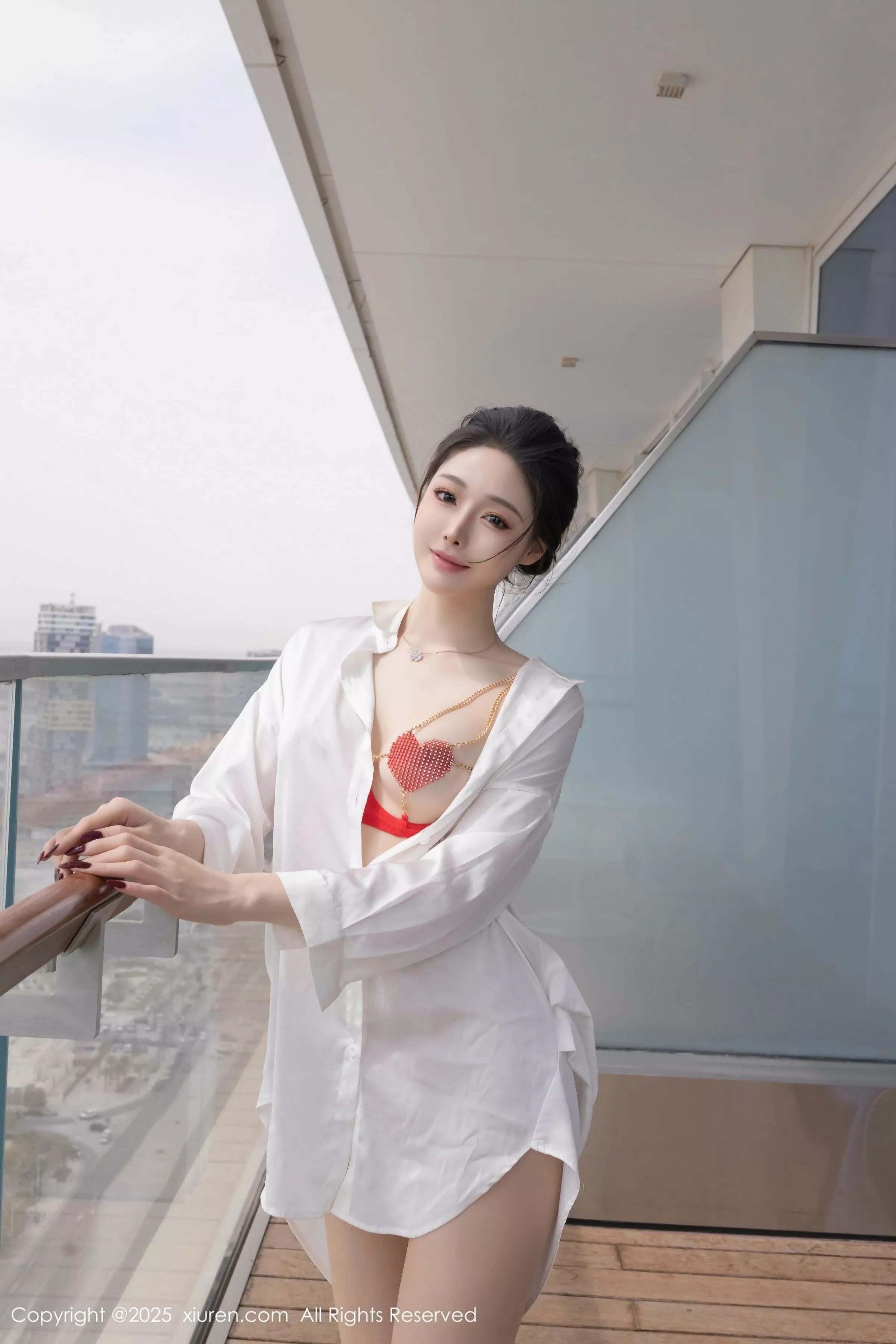 [XiuRen秀人网]第10411期小逗逗写真 [84P]-001