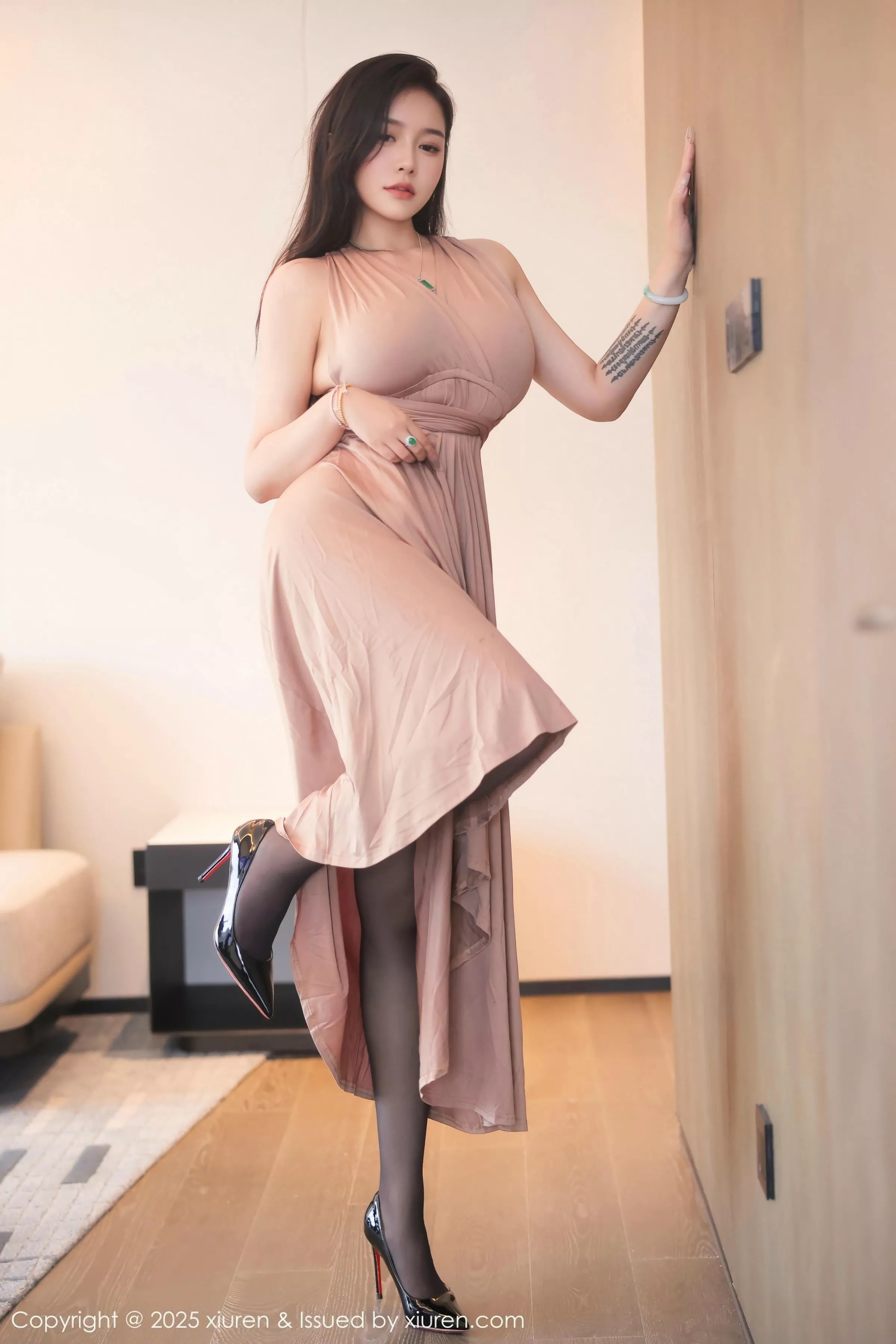 [XiuRen秀人网]第10432期娜比写真 [87P]-002