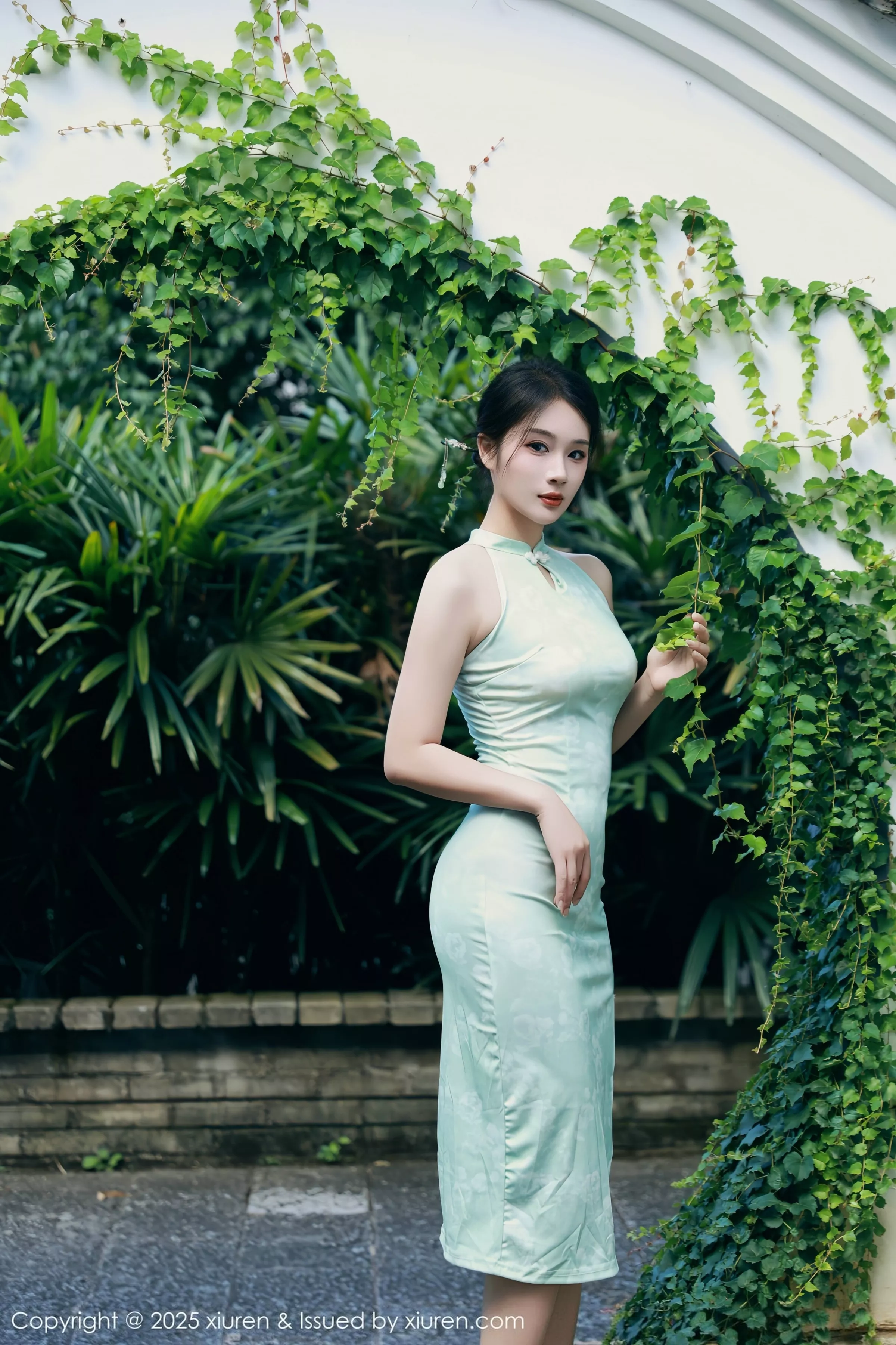 [XiuRen秀人网]第10538期南乔写真 [84P]-002