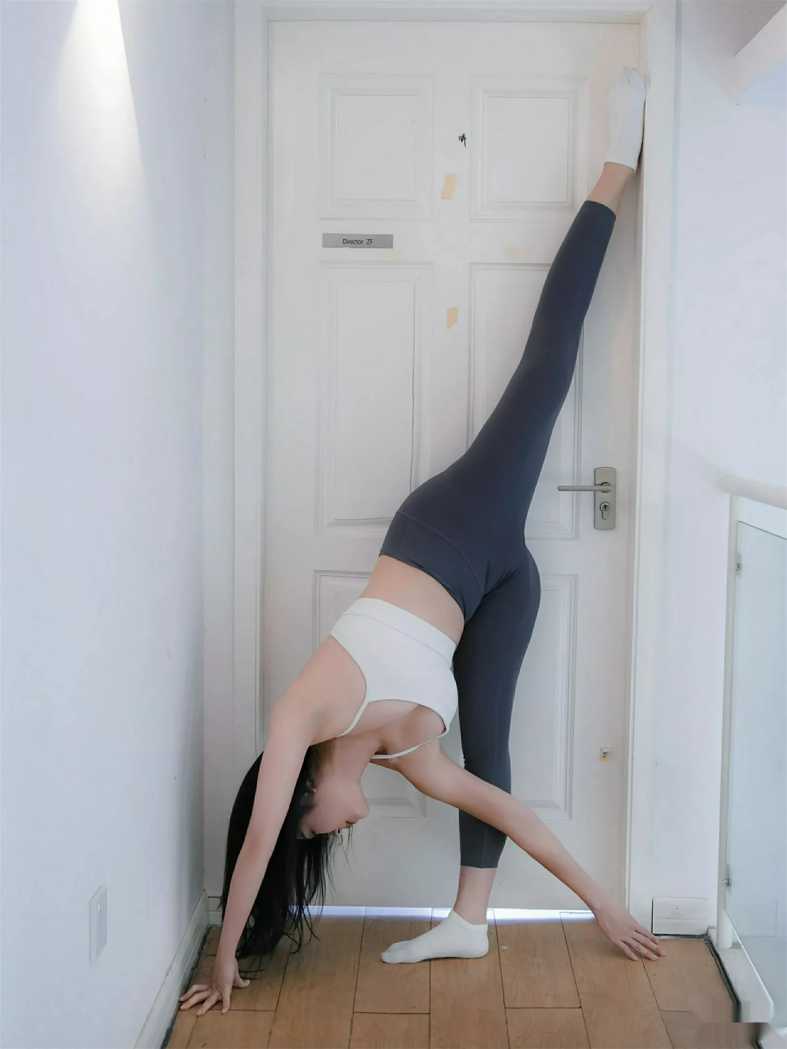 [XiuRen秀人网]第10595期玫瑰我爱你写真 [81P]-034
